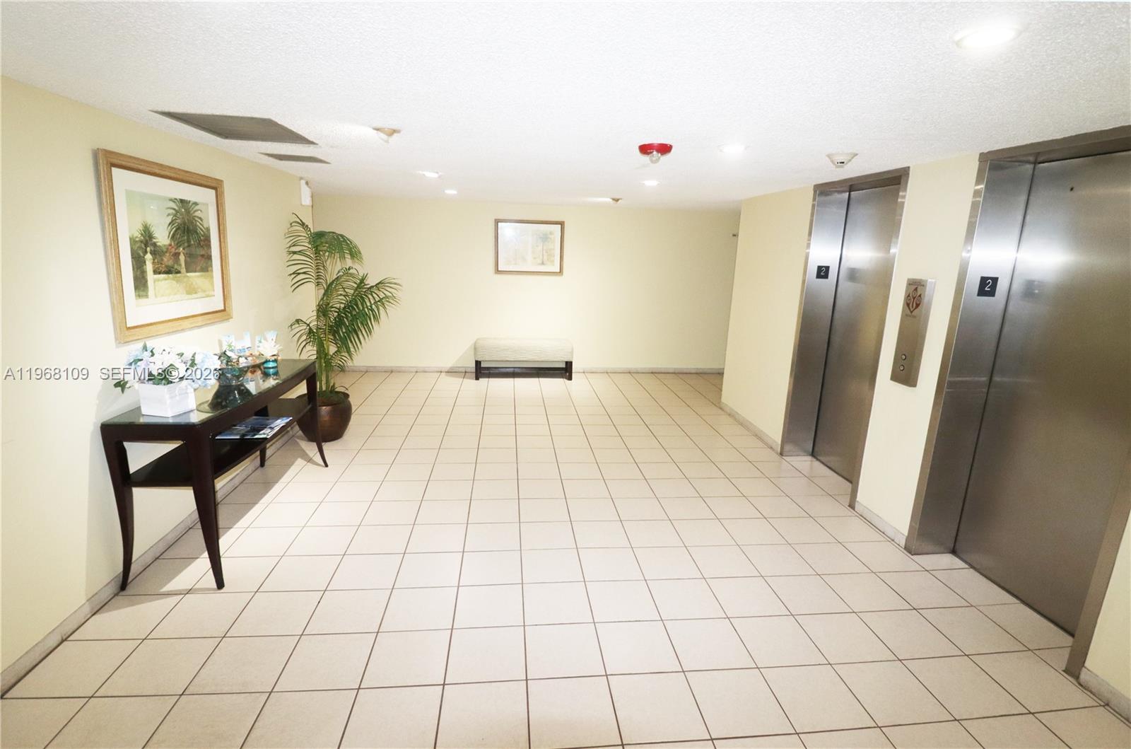 RIVER REACH CONDOMINIUM V - Residential Lease