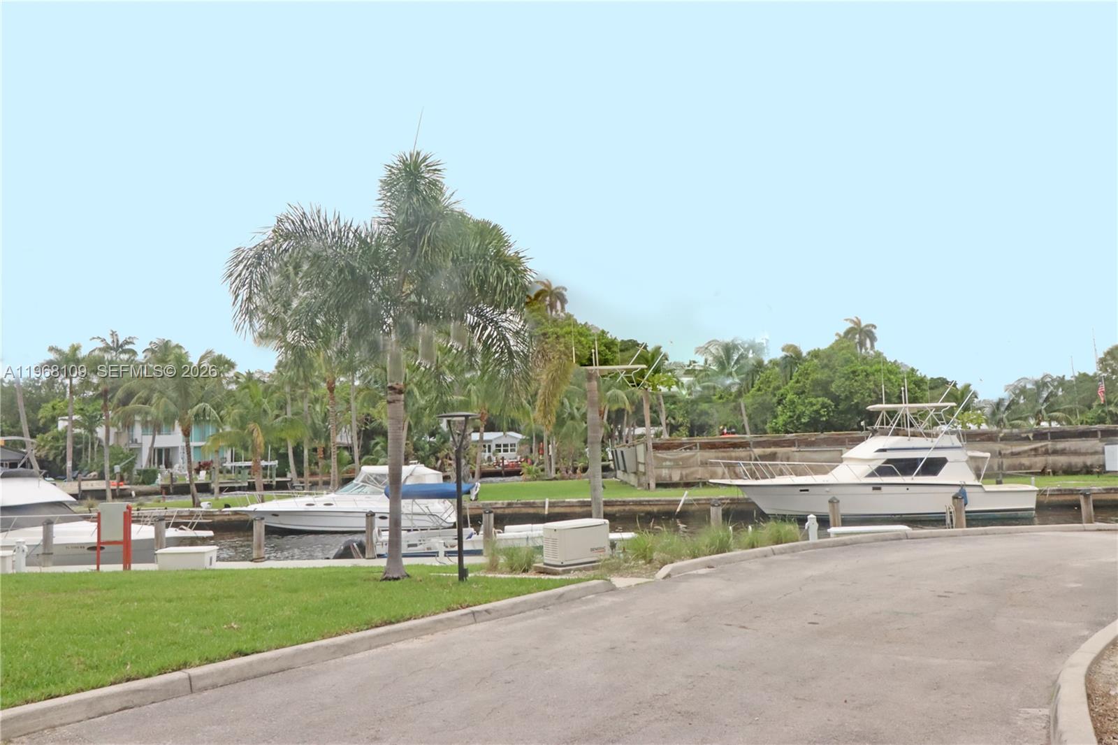 RIVER REACH CONDOMINIUM V - Residential Lease