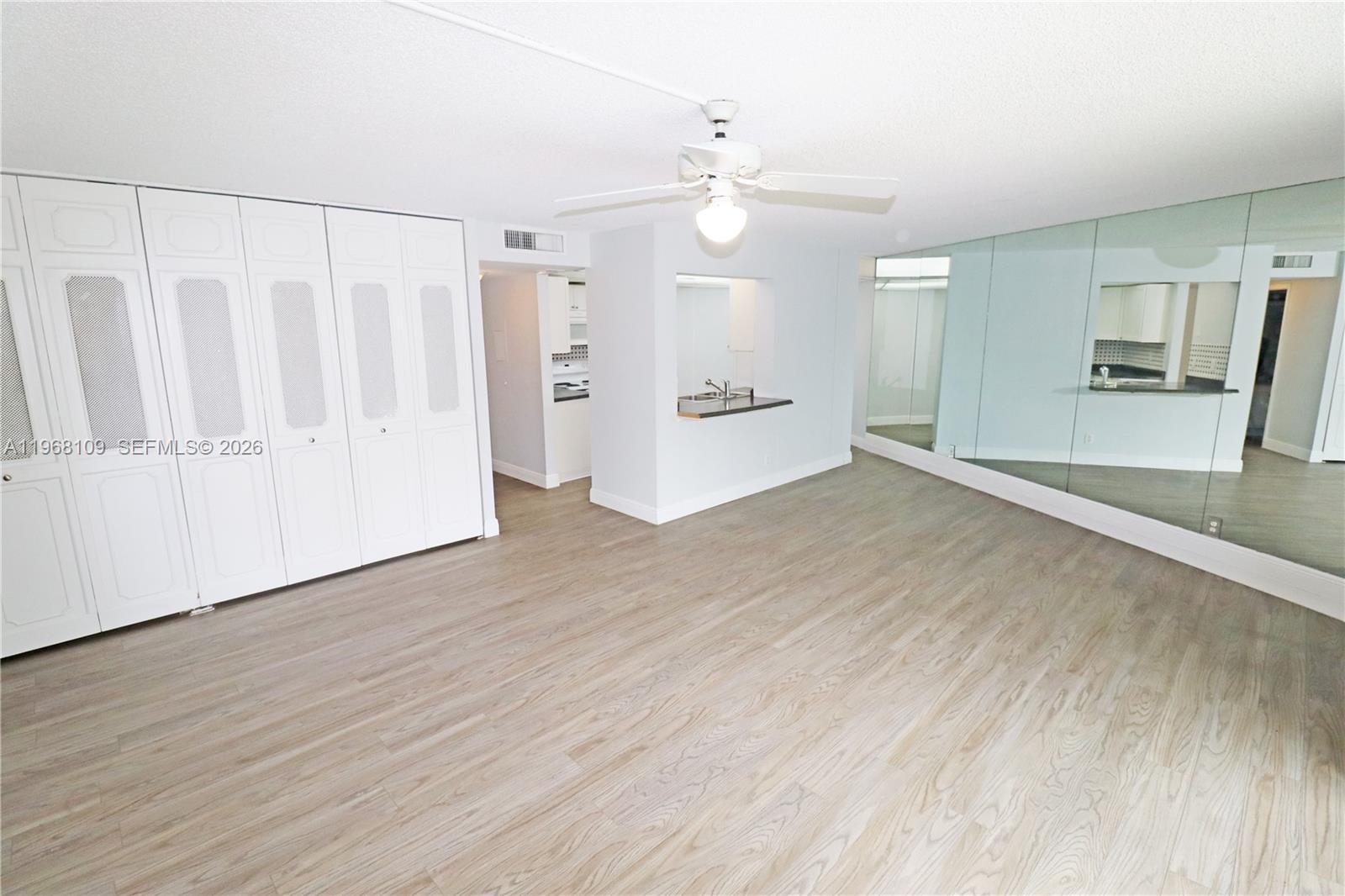 RIVER REACH CONDOMINIUM V - Residential Lease