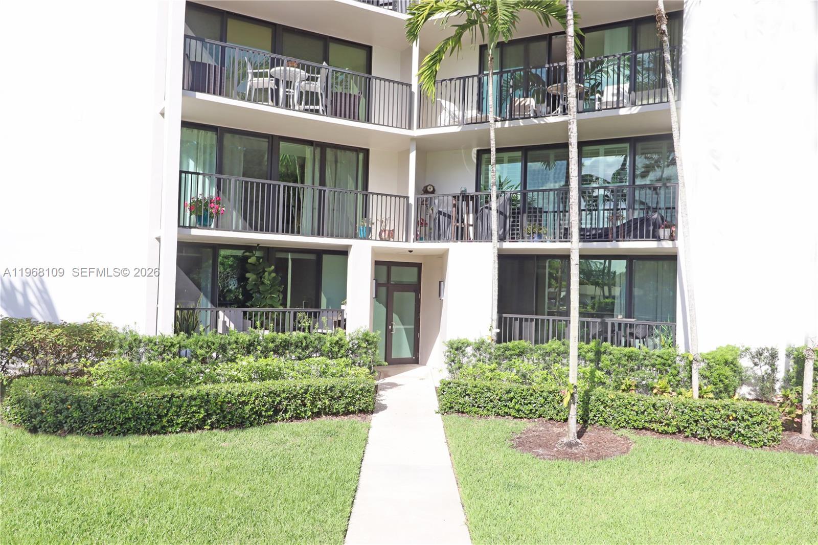 RIVER REACH CONDOMINIUM V - Residential Lease