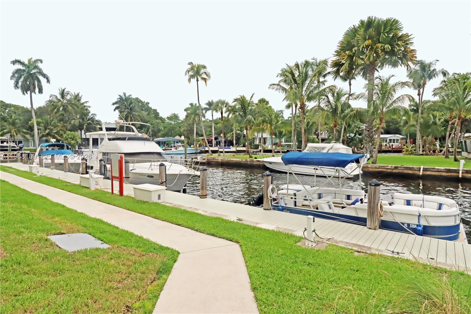 RIVER REACH CONDOMINIUM V - Residential Lease