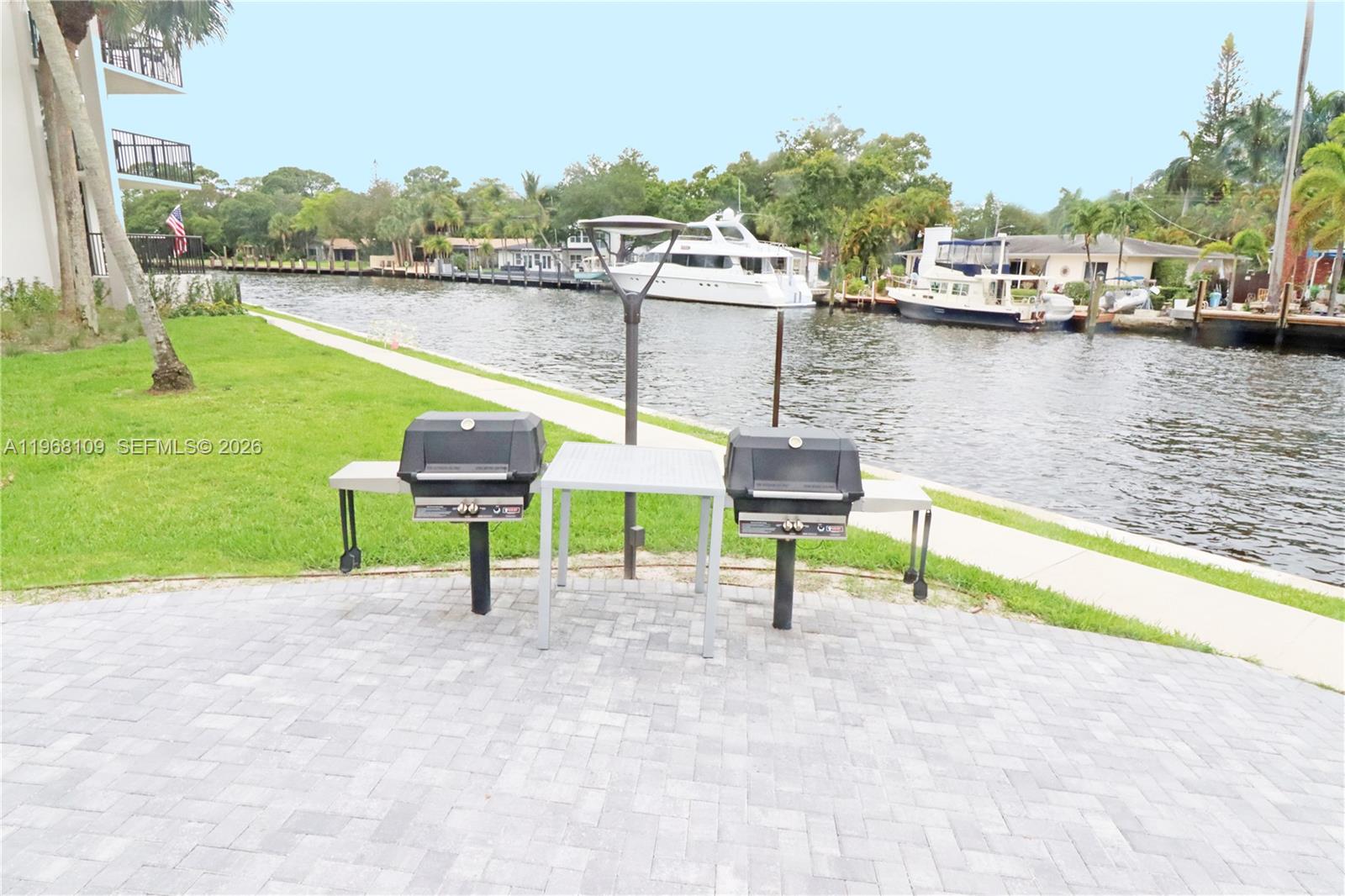 RIVER REACH CONDOMINIUM V - Residential Lease