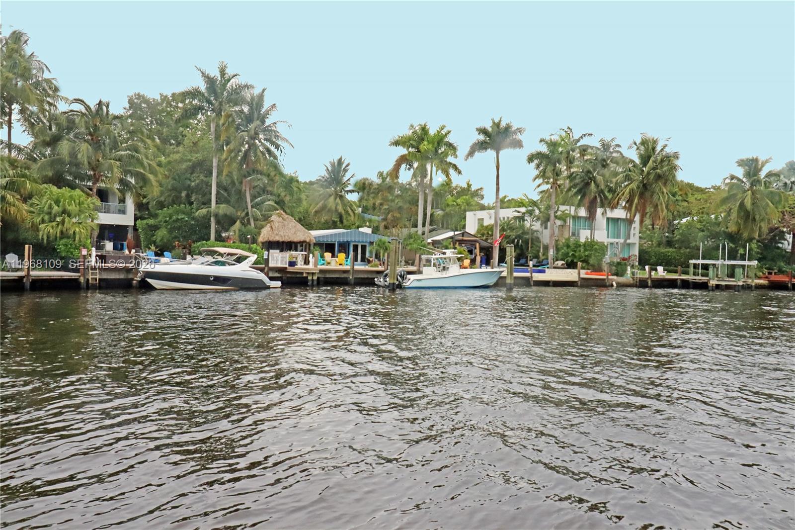 RIVER REACH CONDOMINIUM V - Residential Lease