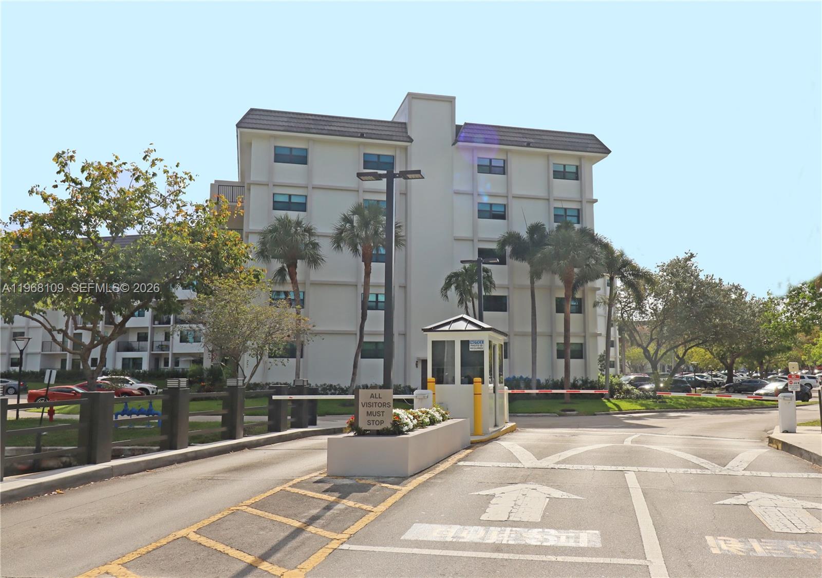 RIVER REACH CONDOMINIUM V - Residential Lease