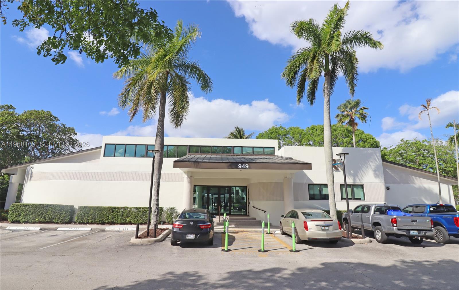 RIVER REACH CONDOMINIUM V - Residential Lease