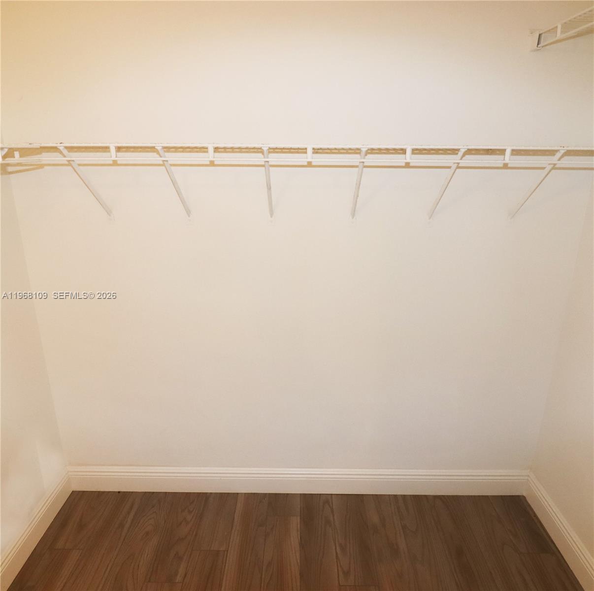 RIVER REACH CONDOMINIUM V - Residential Lease