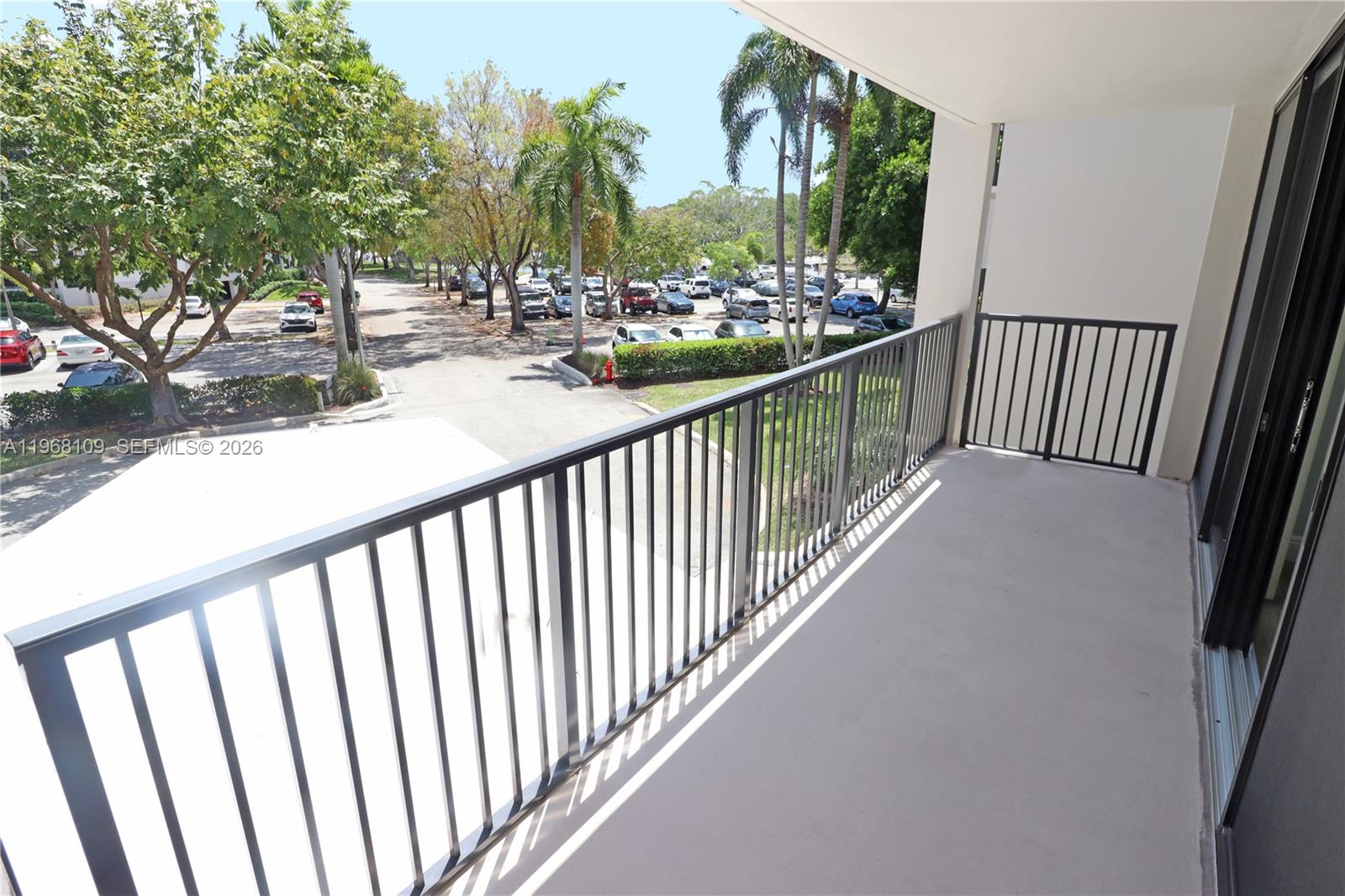 RIVER REACH CONDOMINIUM V - Residential Lease