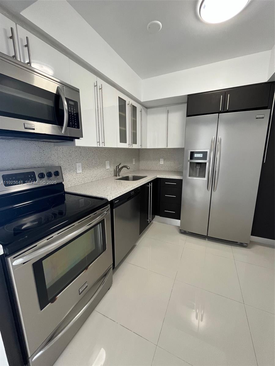 Properties 4 20505 E Country Club Dr 2132