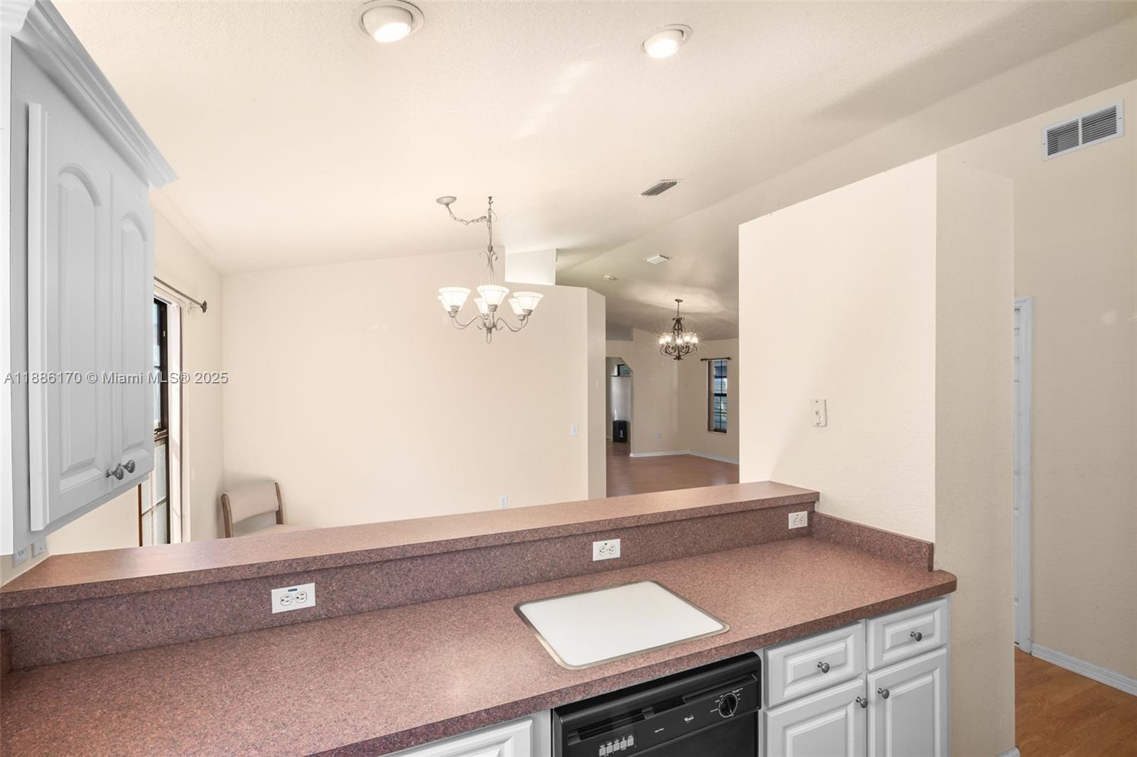ETHANS GLEN - Residential