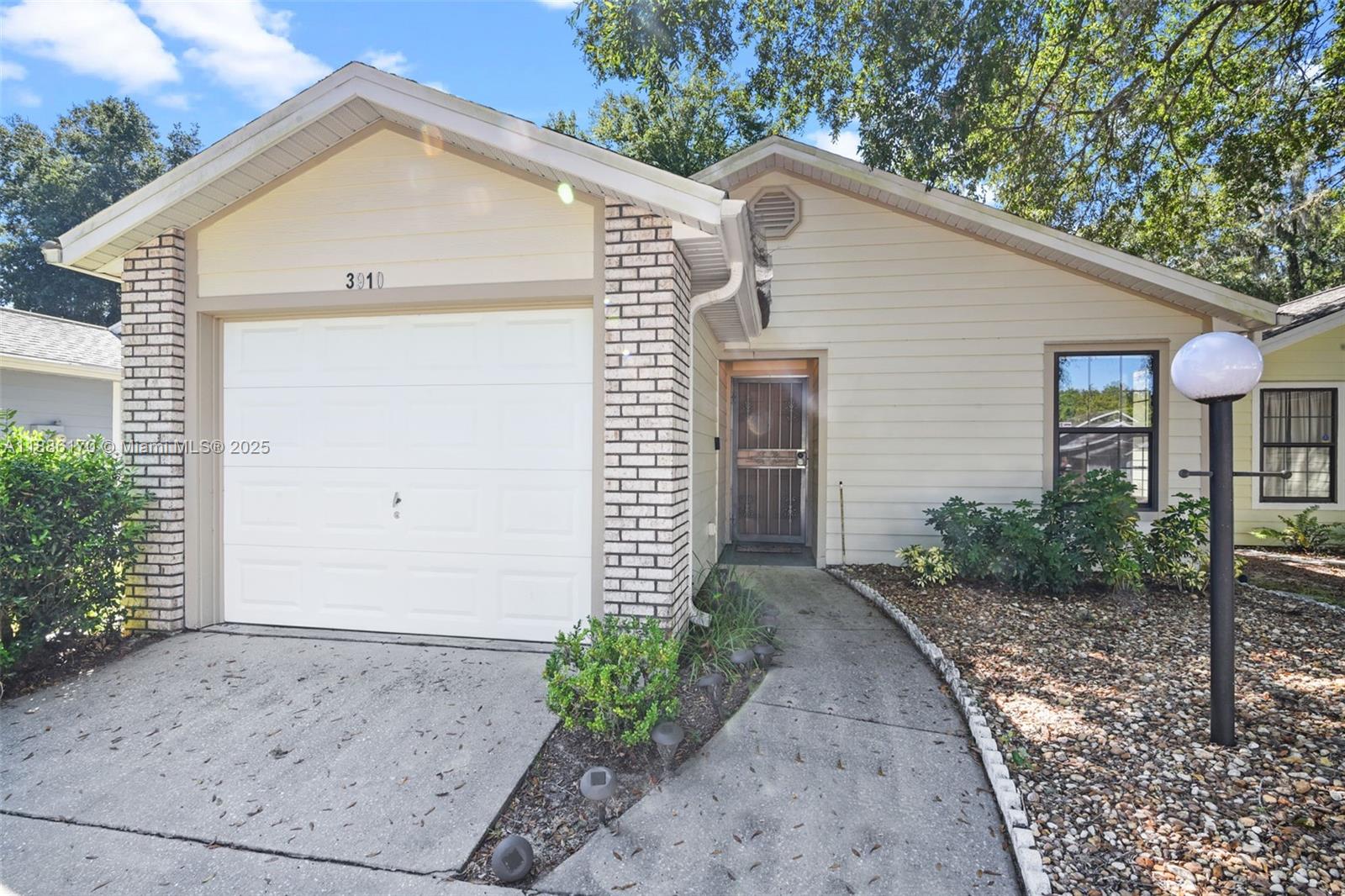 ETHANS GLEN - Residential