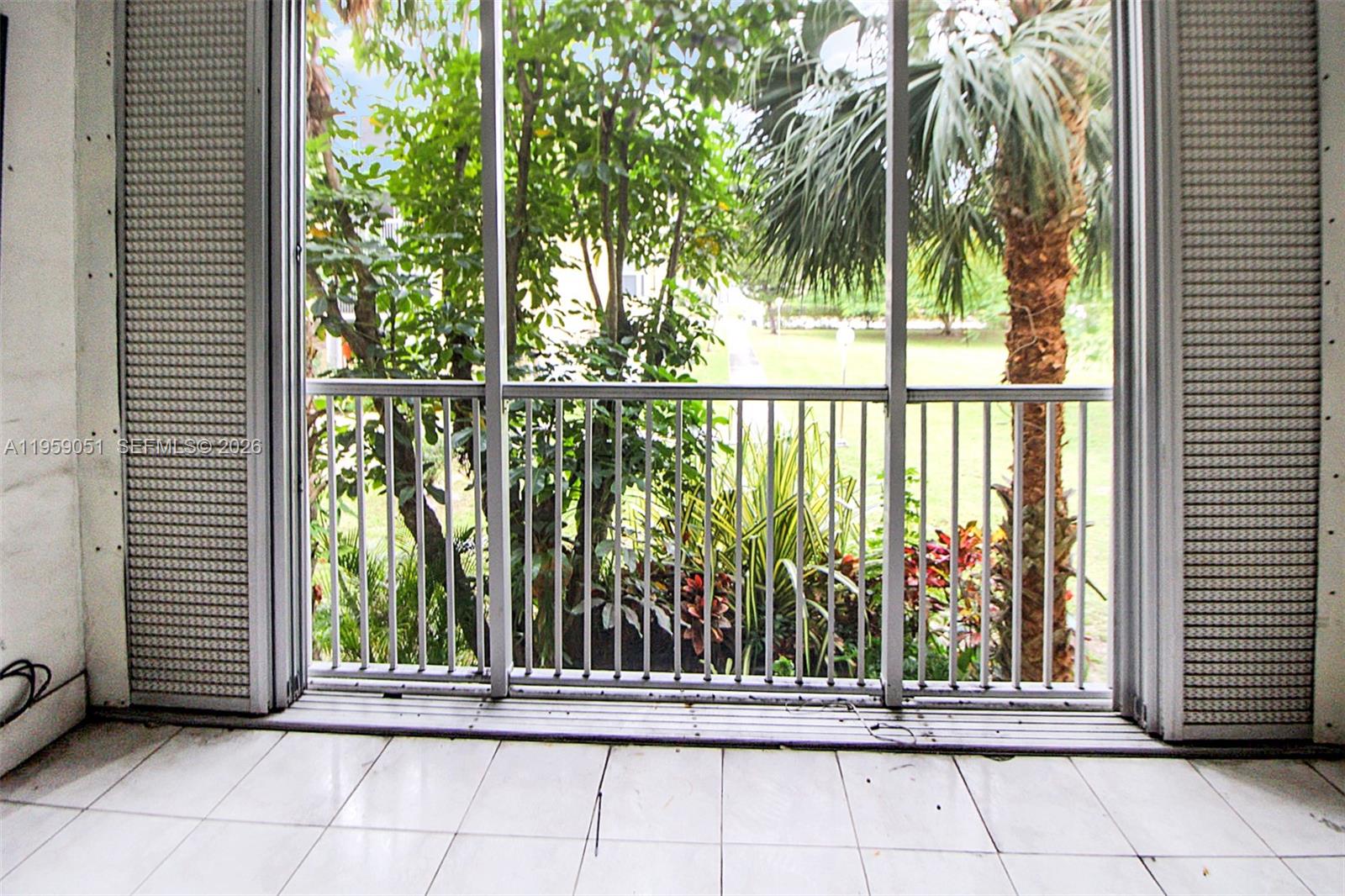 LAKE PARK CONDO NO 1 - BL - Residential