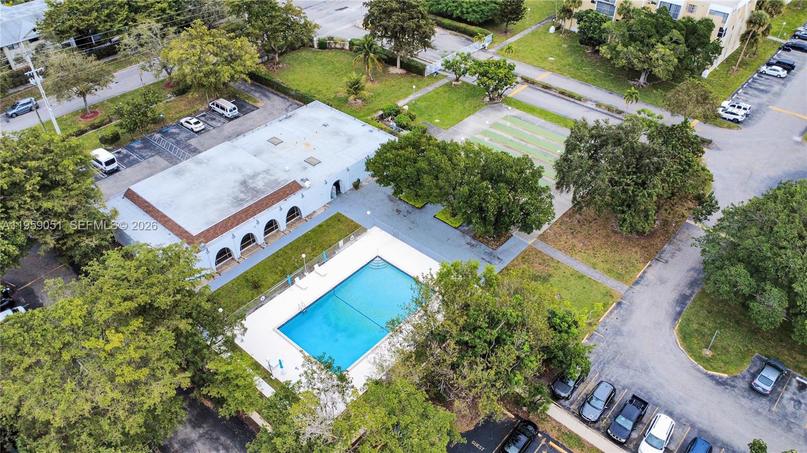 LAKE PARK CONDO NO 1 - BL - Residential