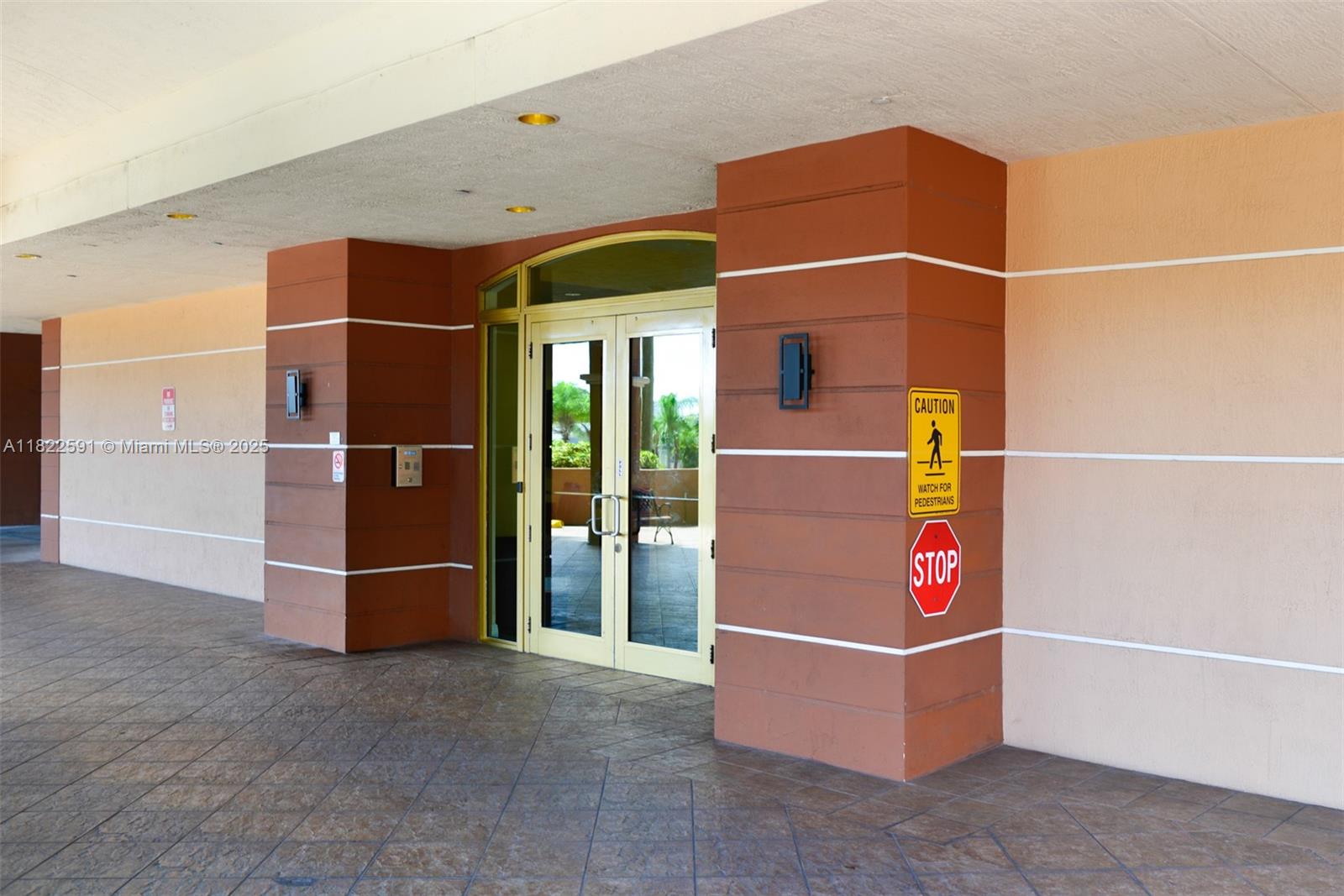 SHAMROCK BY THE GABLES CO - Residential Lease