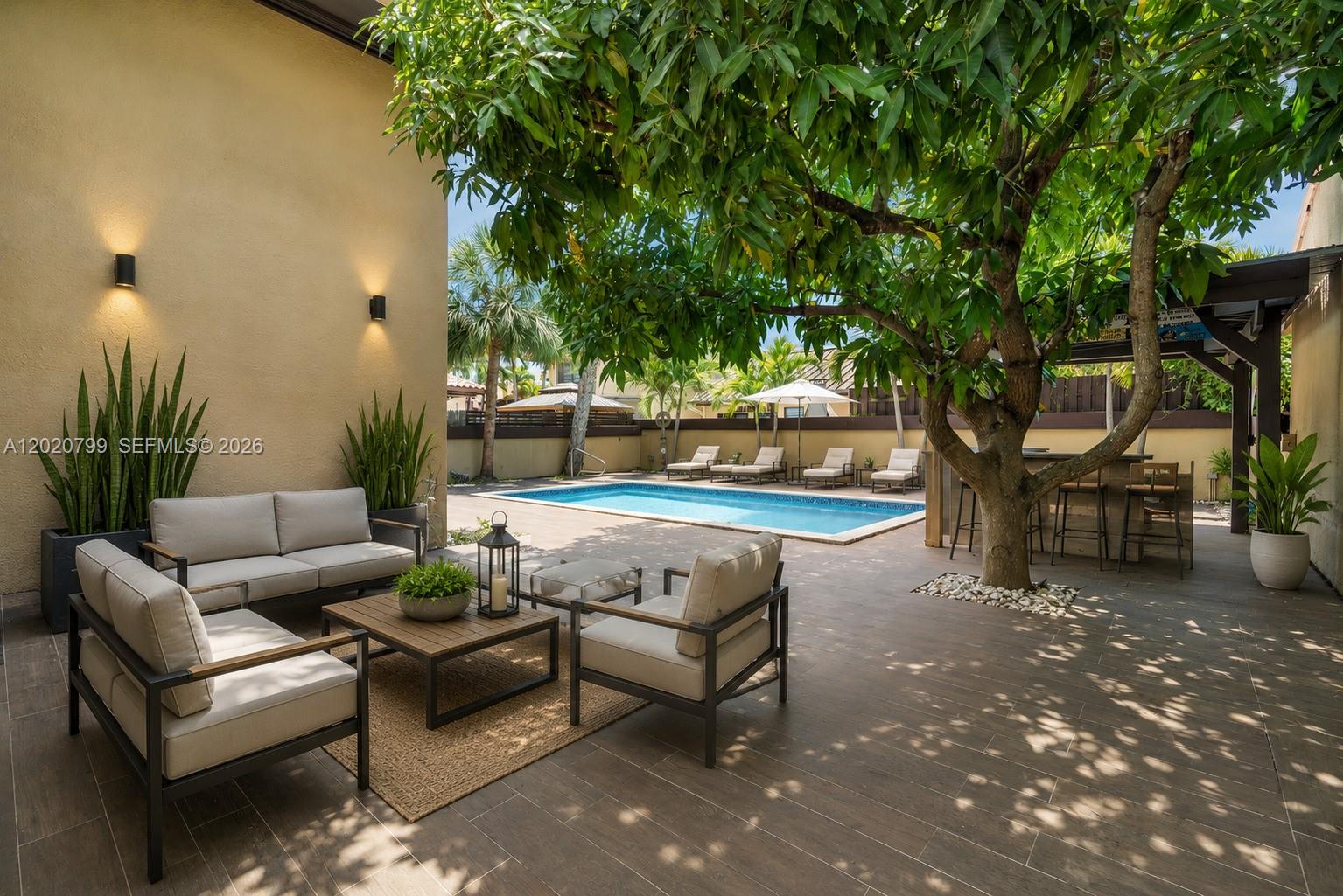 SKY LAKE VILLAS FIRST ADD - Residential