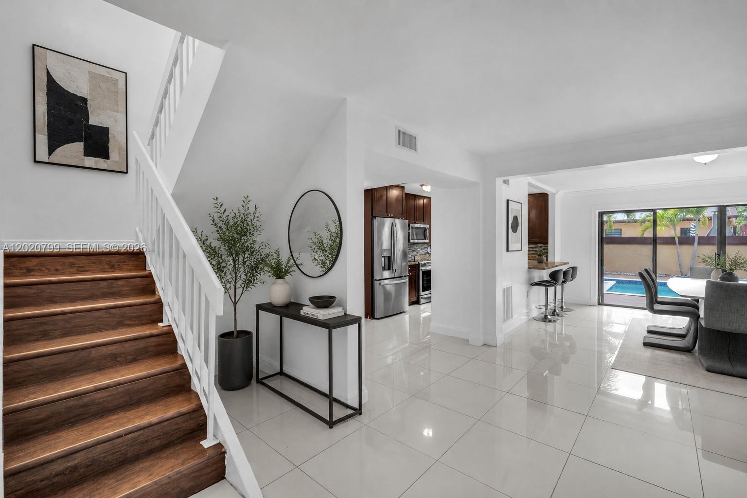 SKY LAKE VILLAS FIRST ADD - Residential