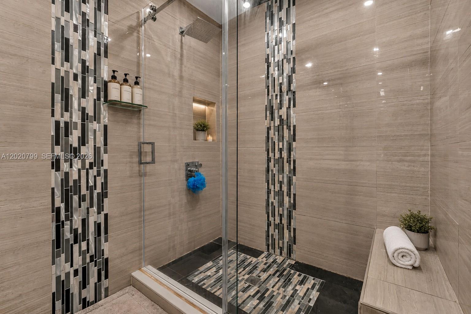 SKY LAKE VILLAS FIRST ADD - Residential