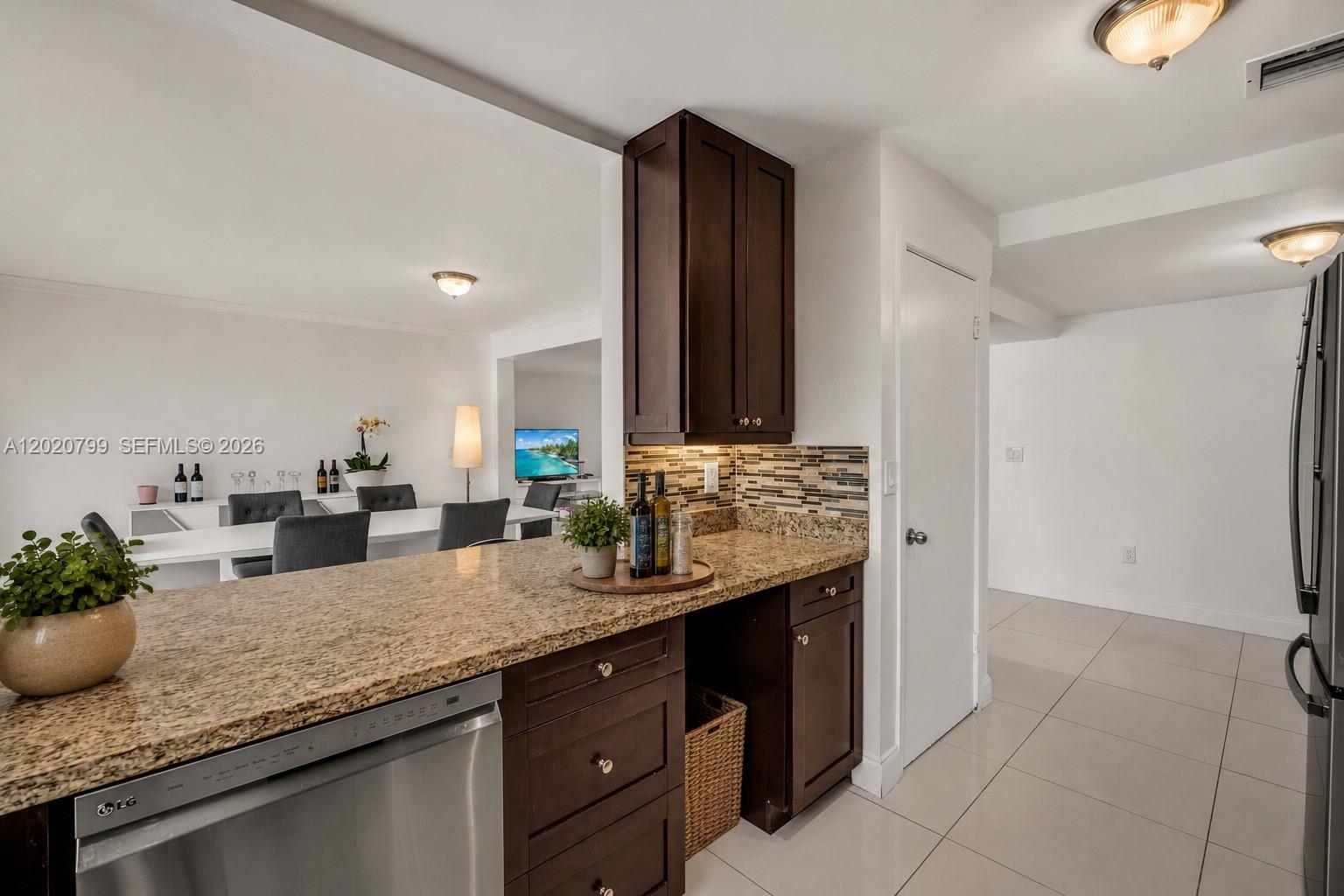 SKY LAKE VILLAS FIRST ADD - Residential