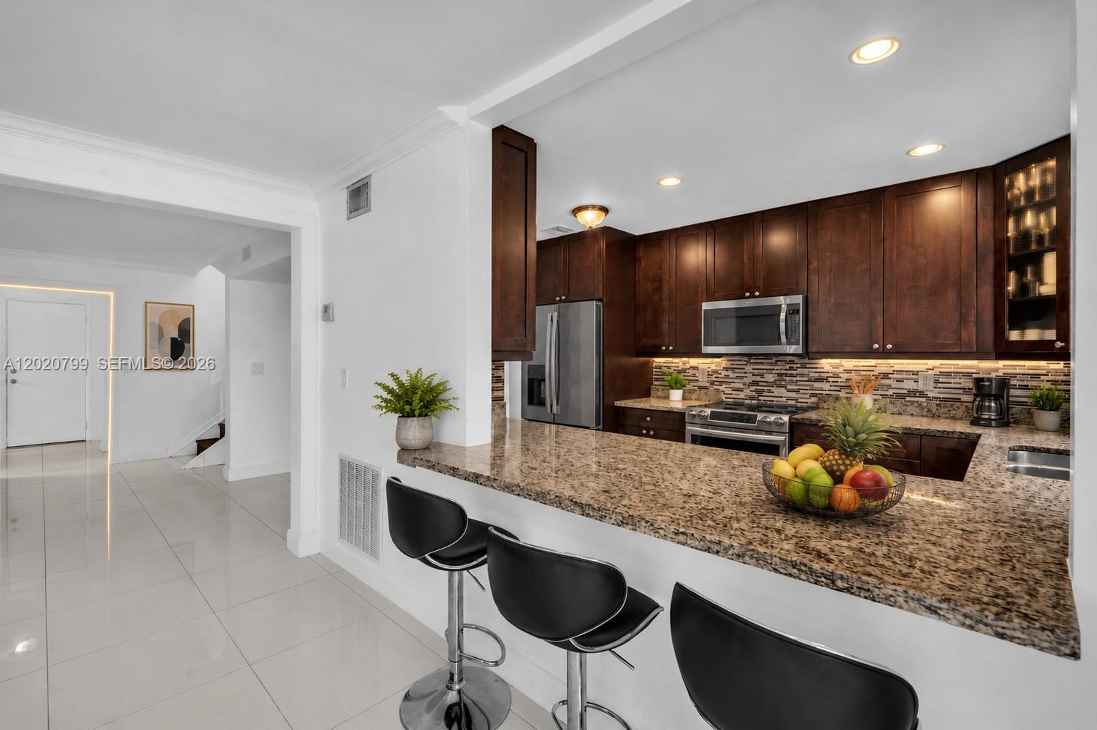 SKY LAKE VILLAS FIRST ADD - Residential
