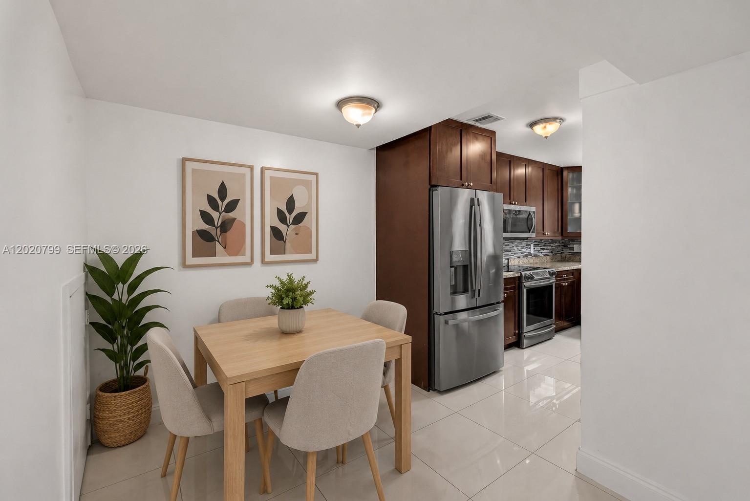SKY LAKE VILLAS FIRST ADD - Residential