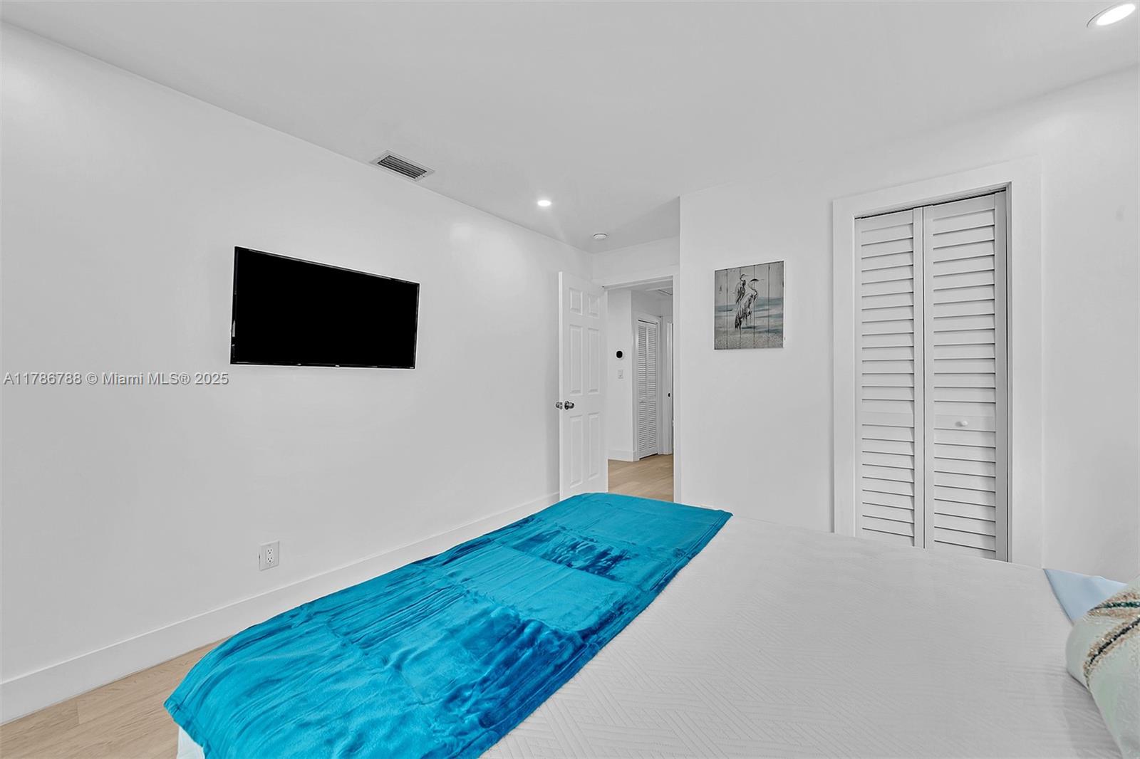 RIVERSIDE PARK - Residential