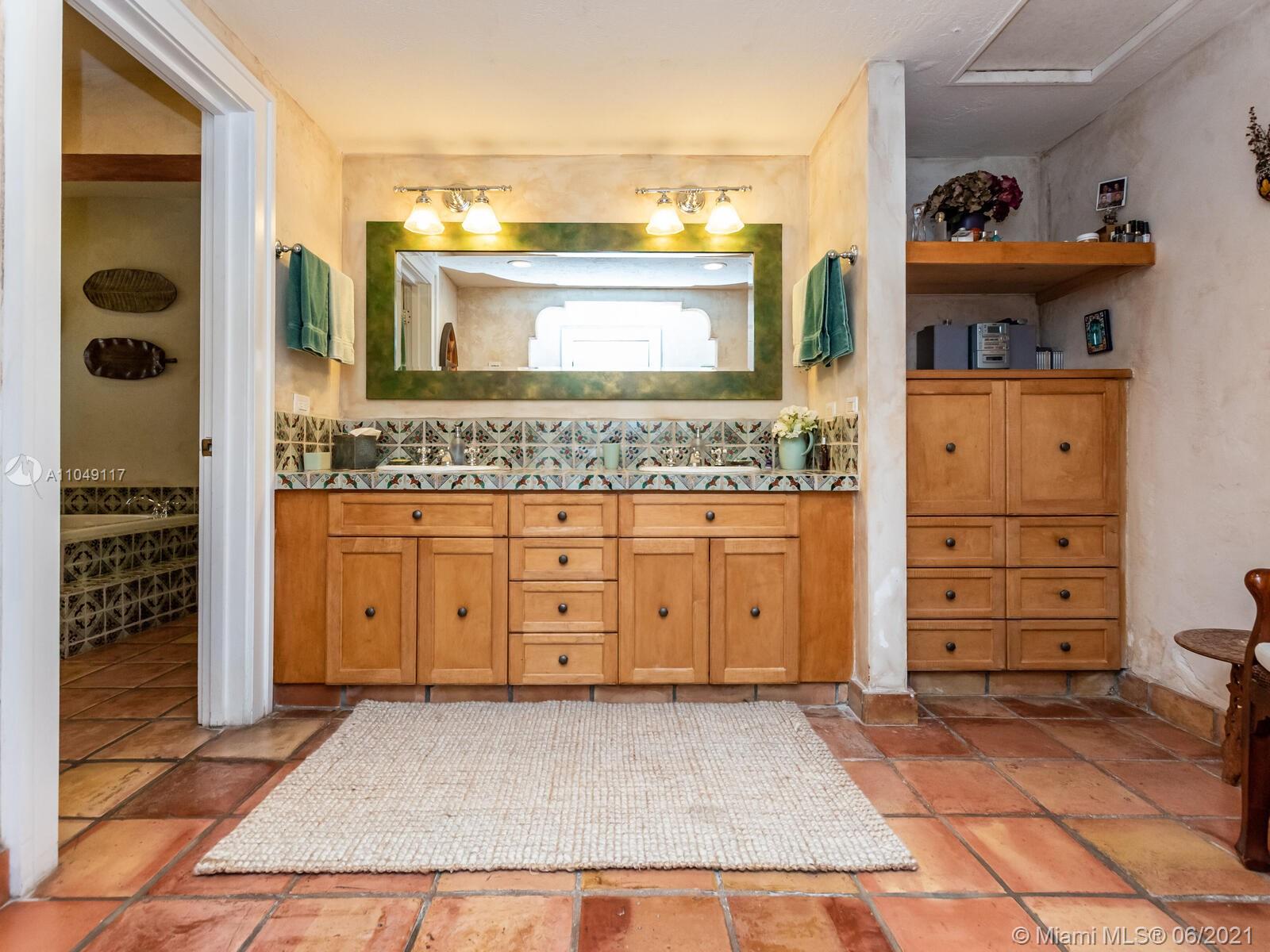 BISCAYNE PARK TERR - Residential