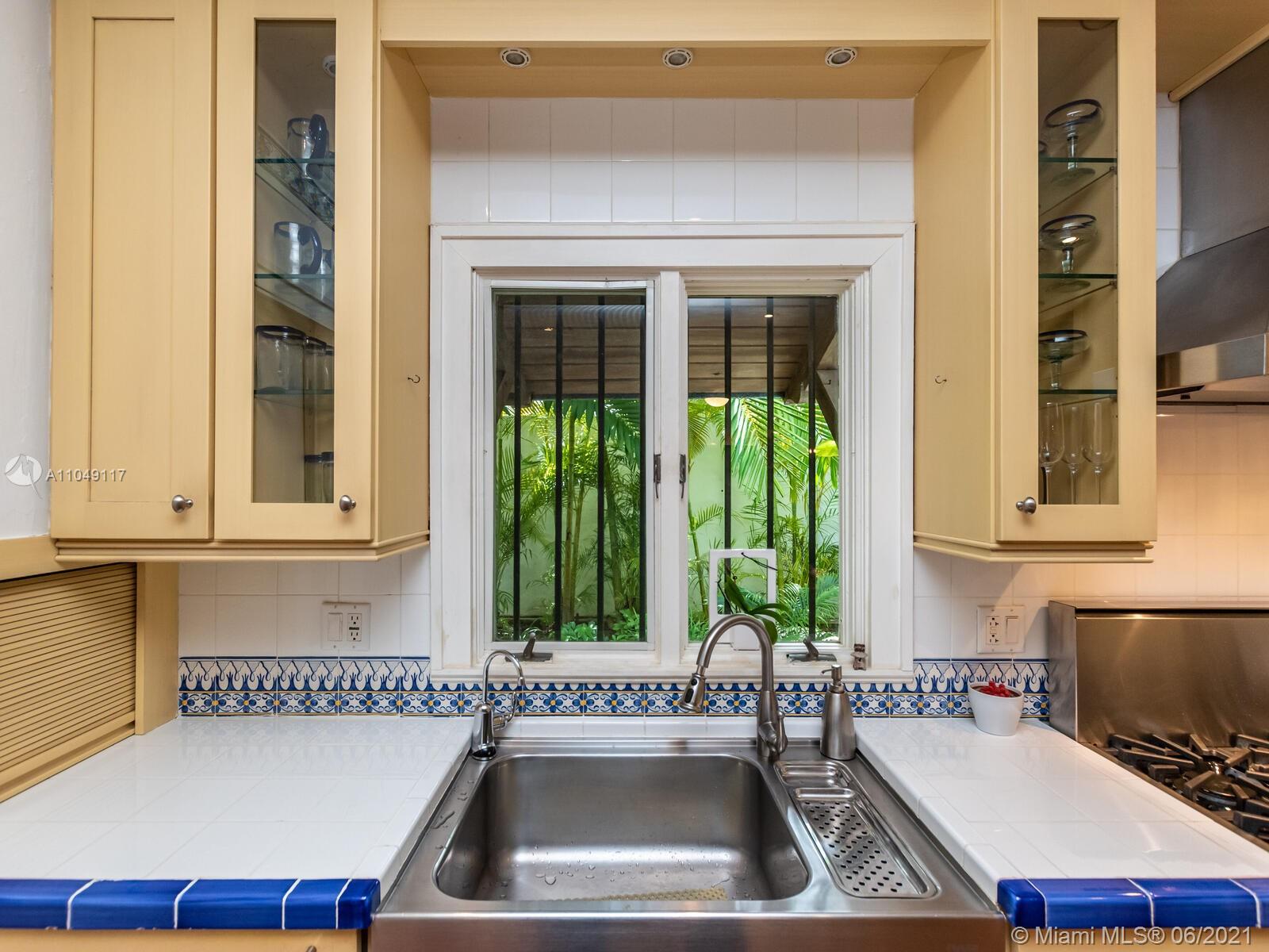 BISCAYNE PARK TERR - Residential