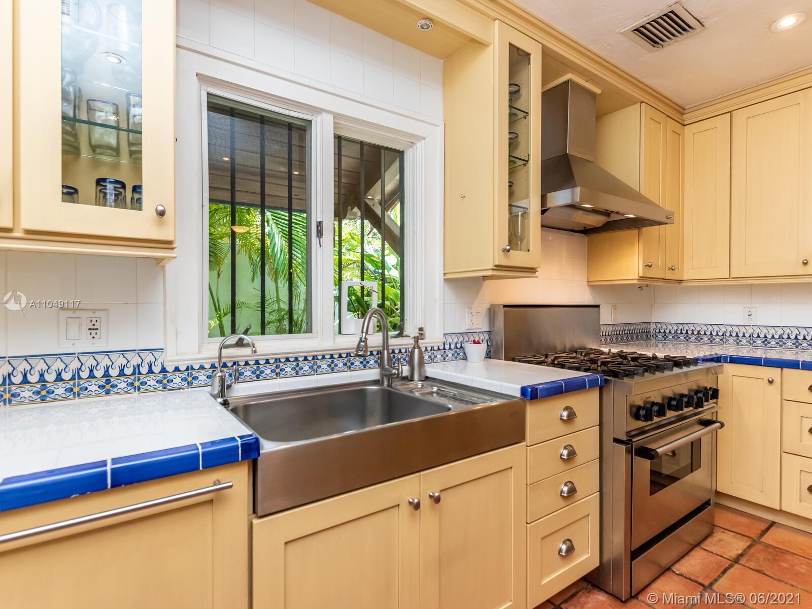 BISCAYNE PARK TERR - Residential