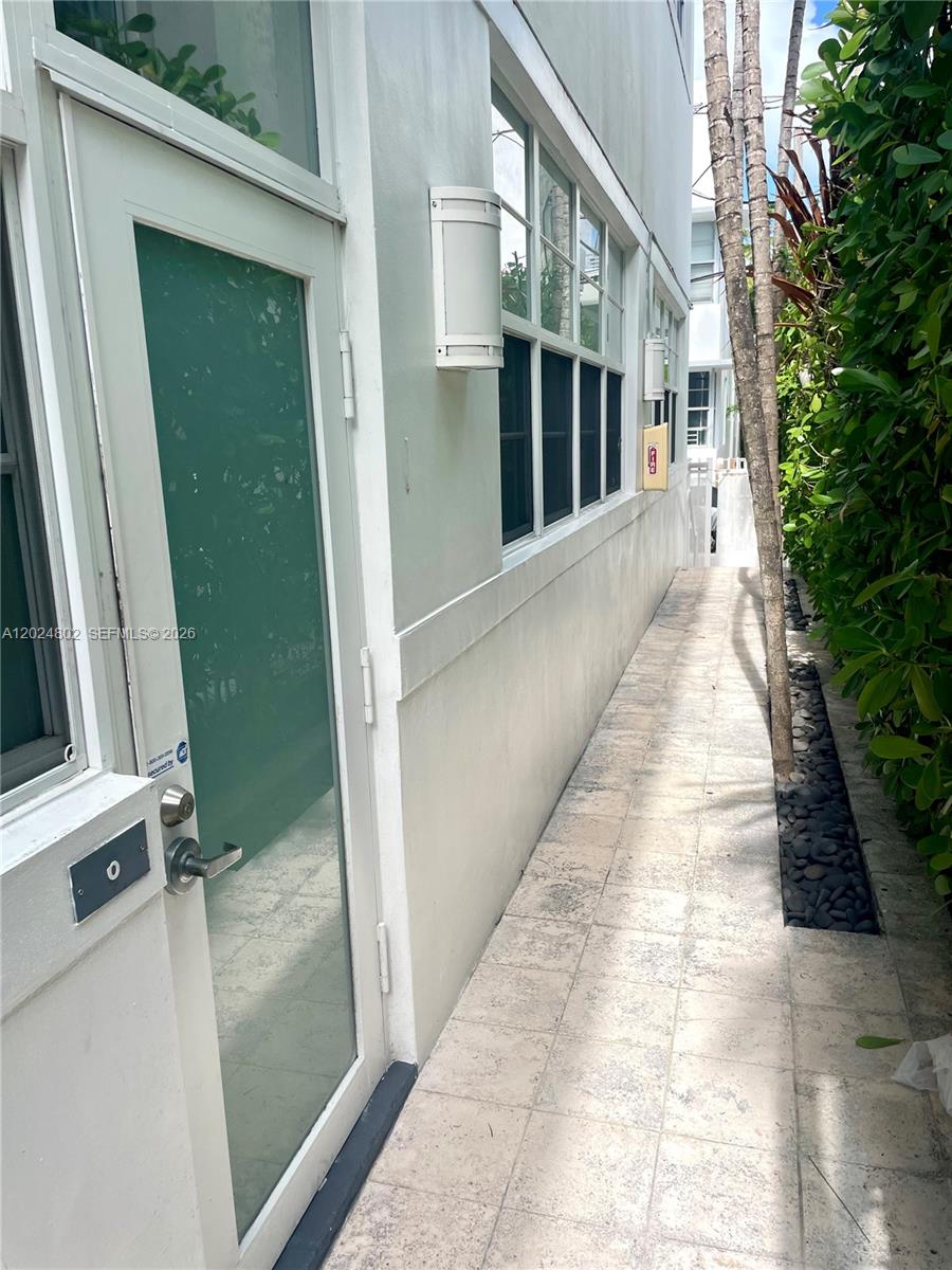 935 Euclid Ave 6