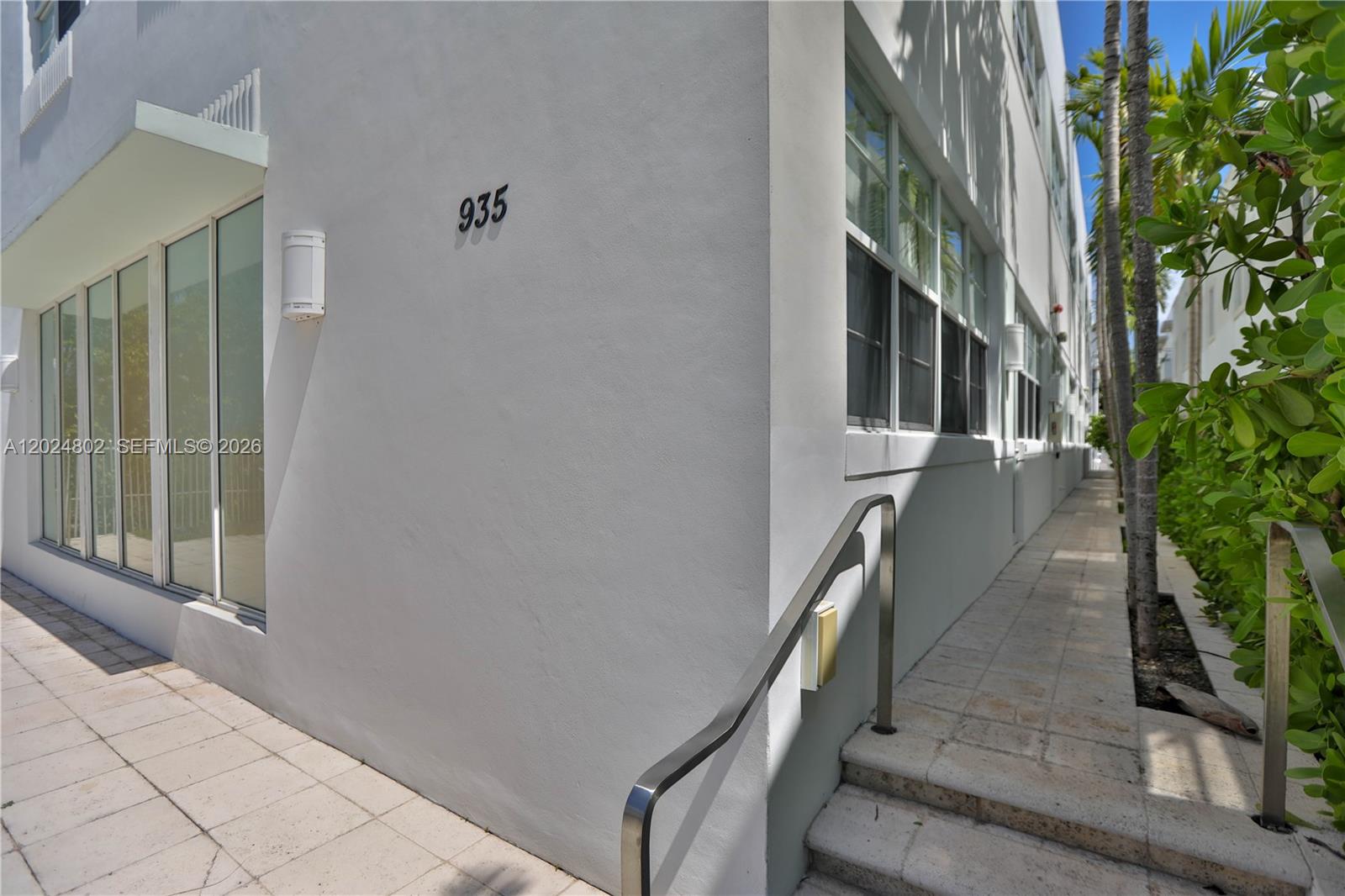 935 Euclid Ave 6