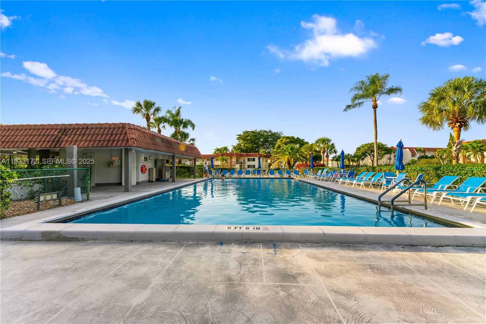 HOLLYBROOK GOLF AND - Residential