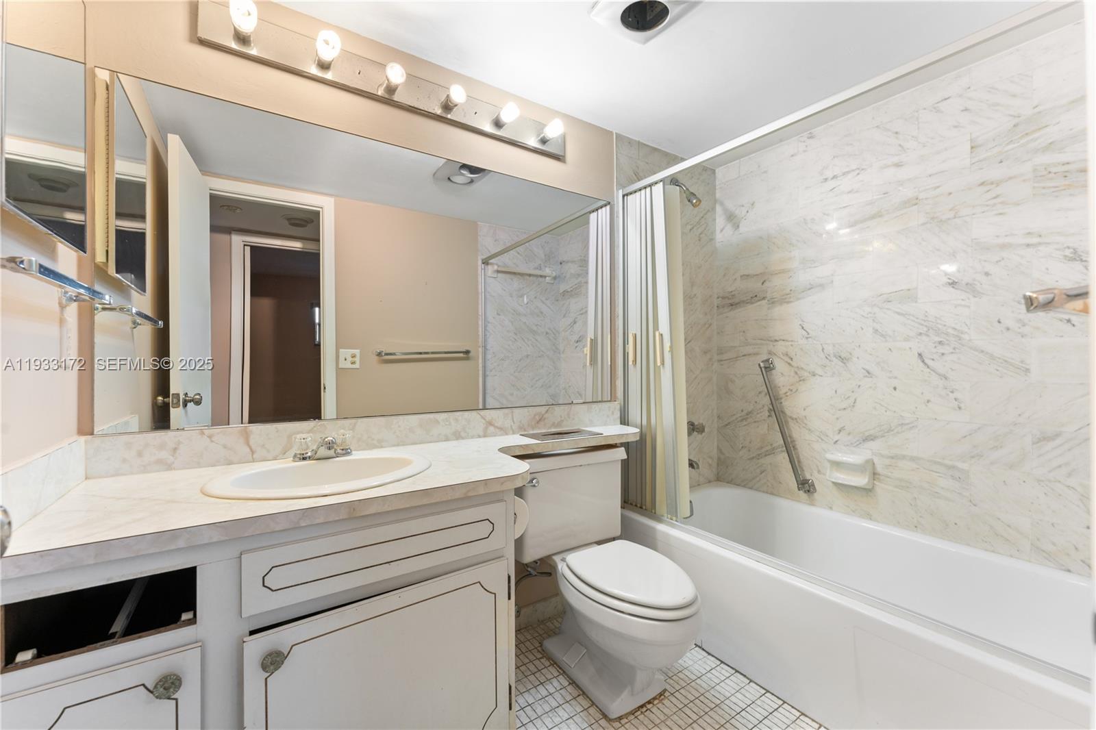 HOLLYBROOK GOLF AND - Residential