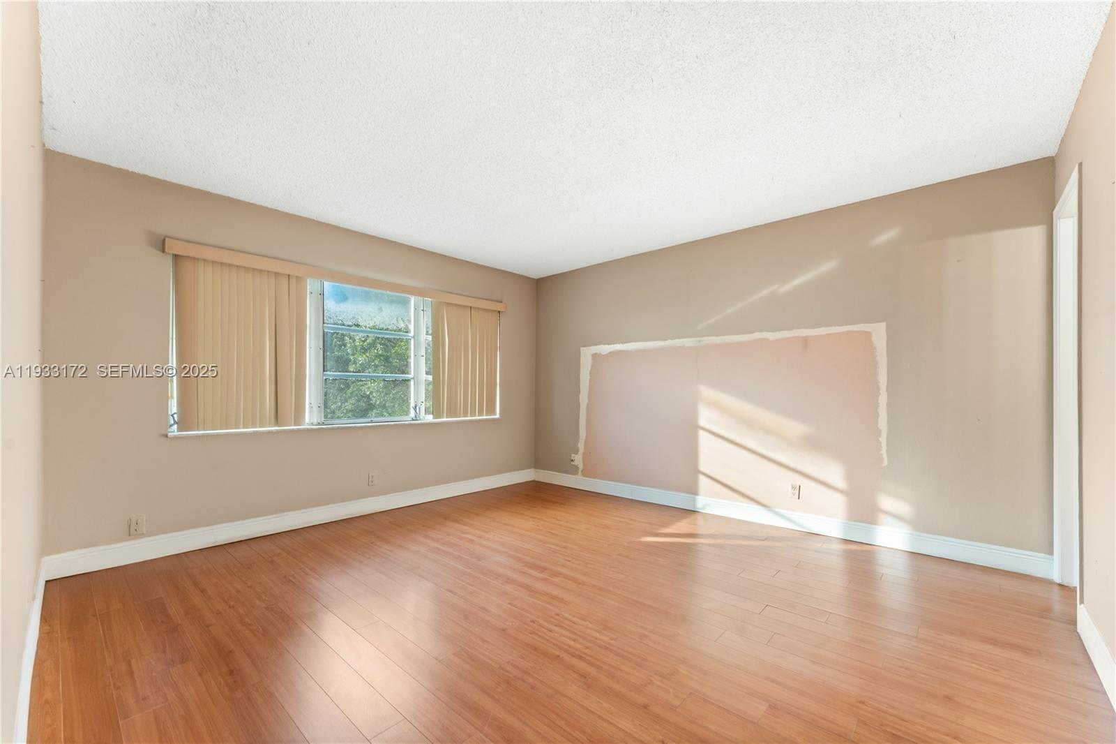 HOLLYBROOK GOLF AND - Residential