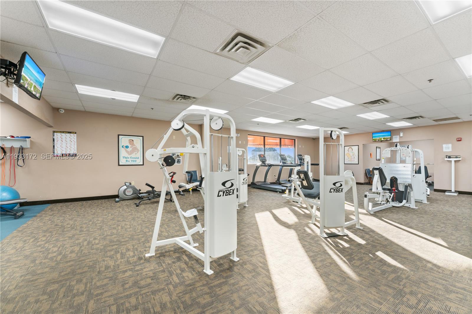 HOLLYBROOK GOLF AND - Residential