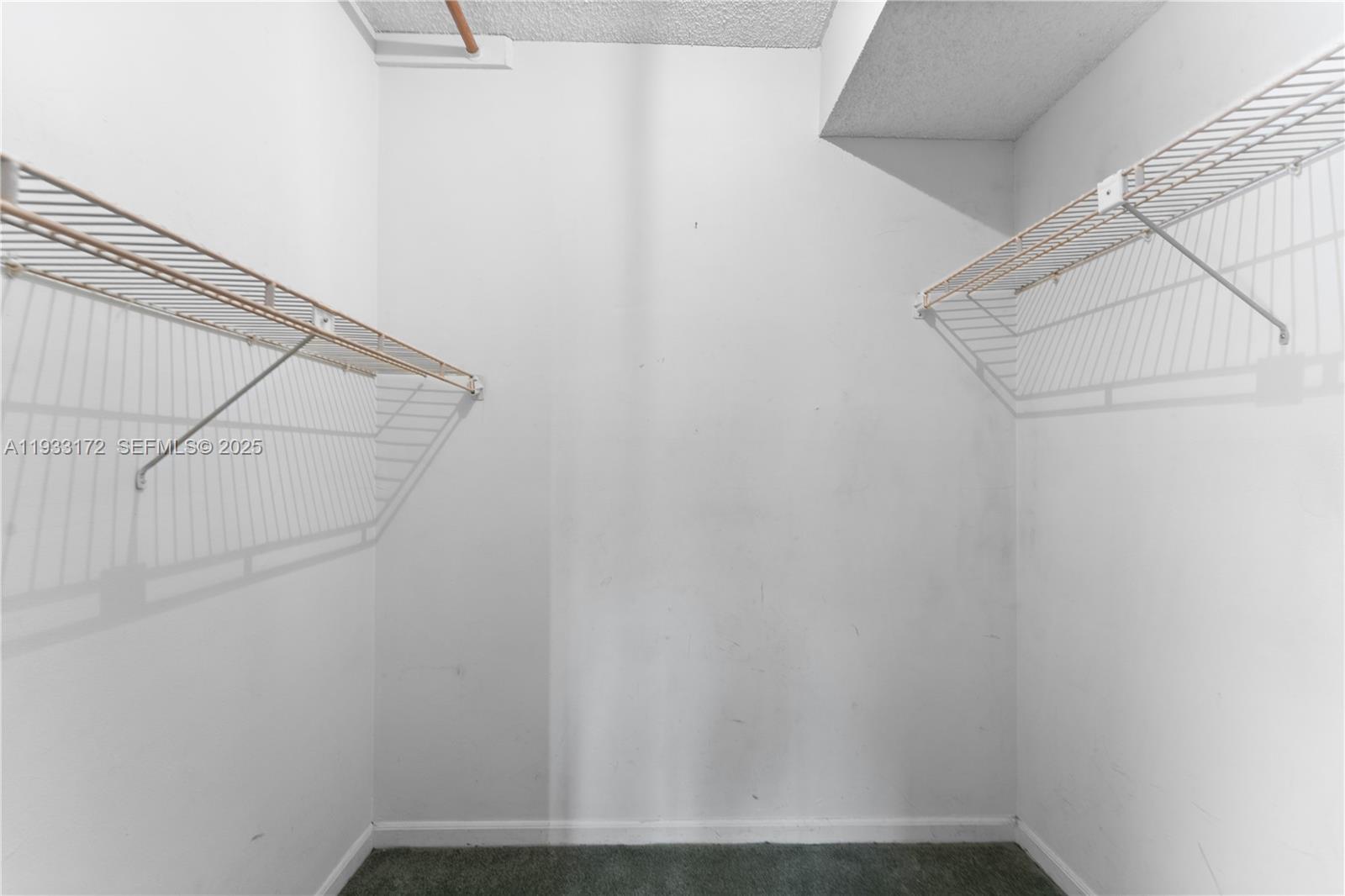 HOLLYBROOK GOLF AND - Residential