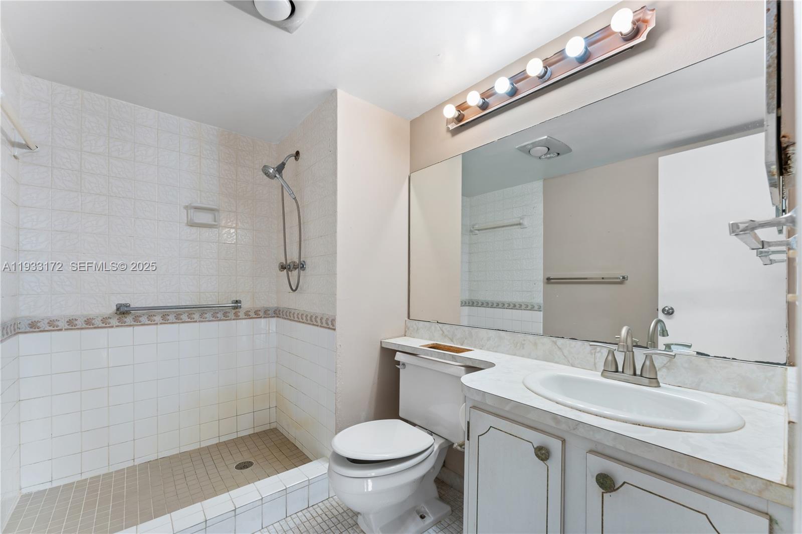 HOLLYBROOK GOLF AND - Residential