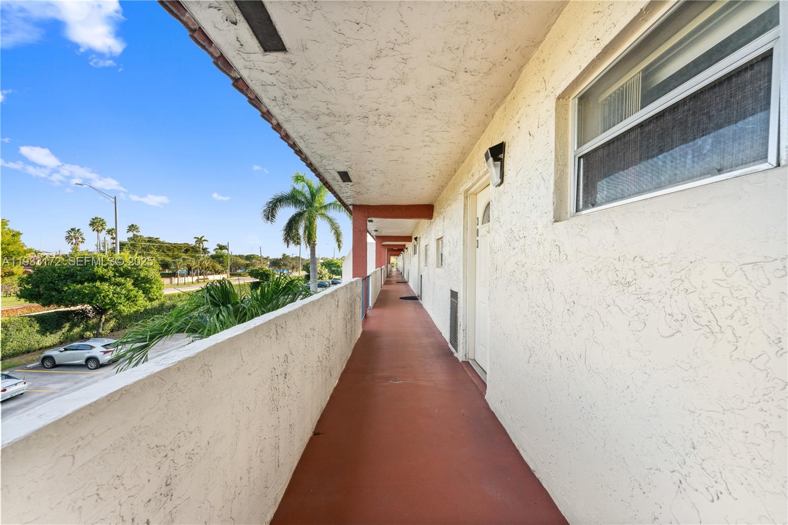 HOLLYBROOK GOLF AND - Residential