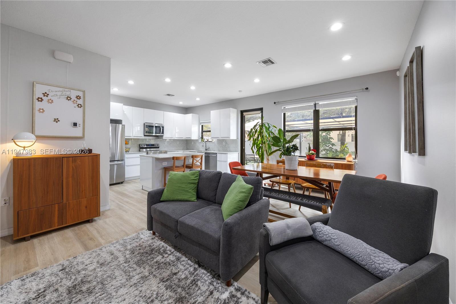 CHAMPION LAKES - Residential