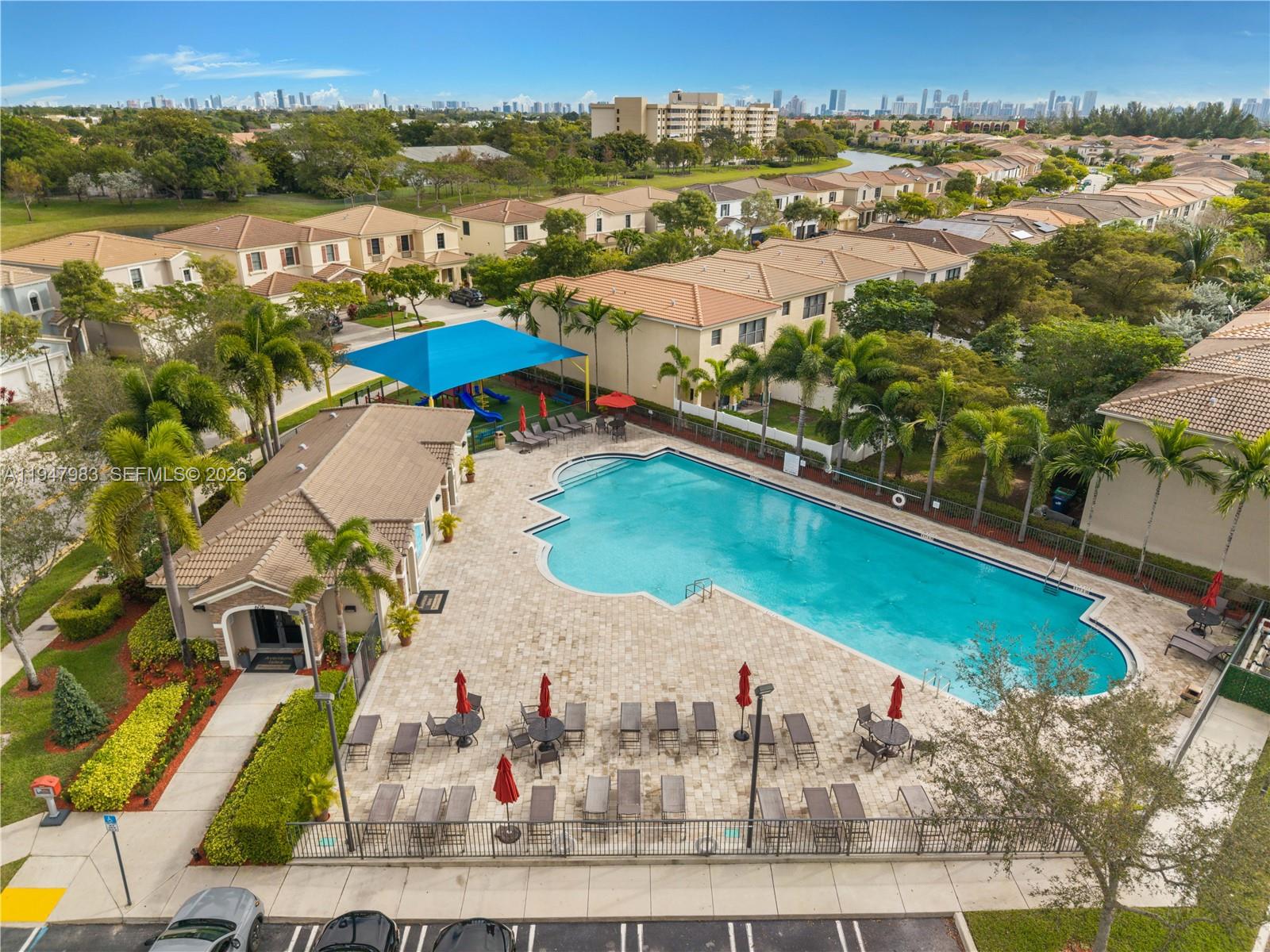 CHAMPION LAKES - Residential