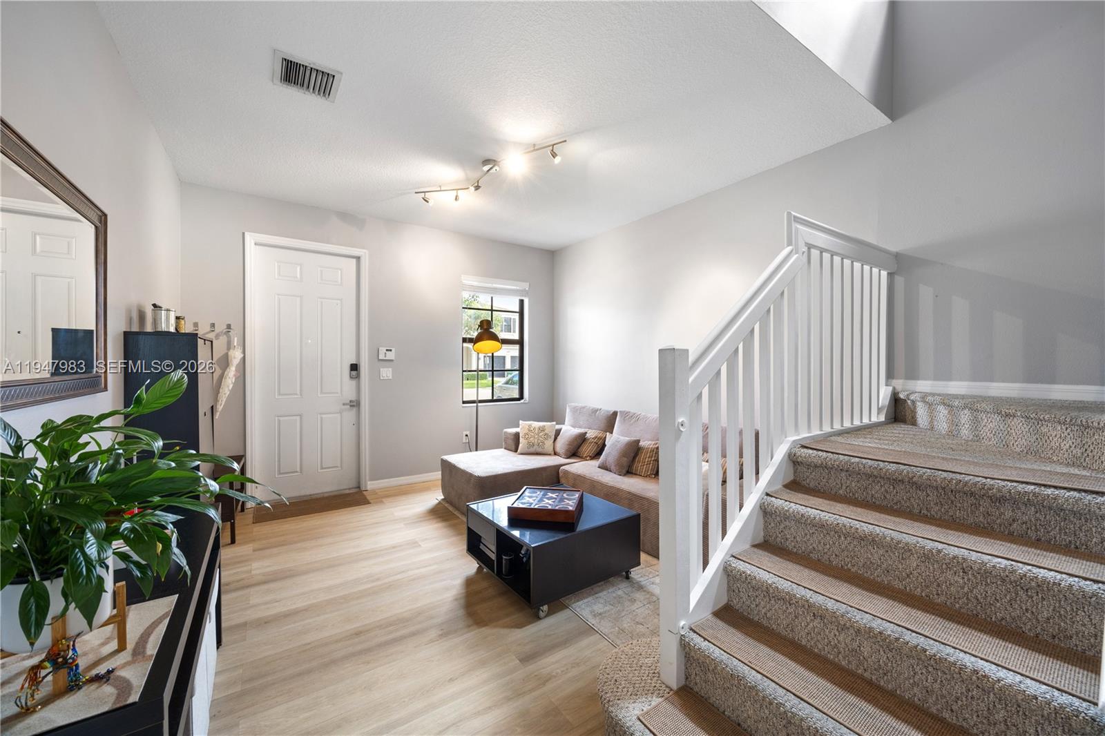 CHAMPION LAKES - Residential