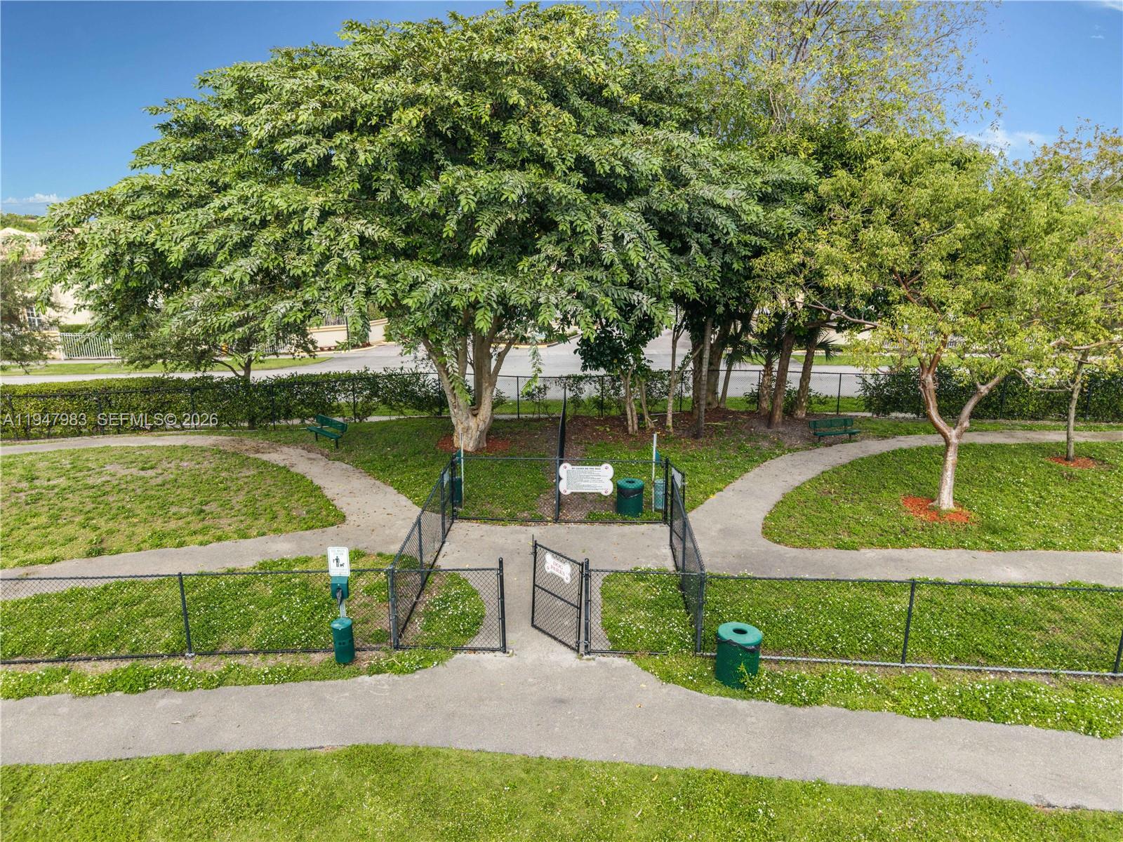 CHAMPION LAKES - Residential