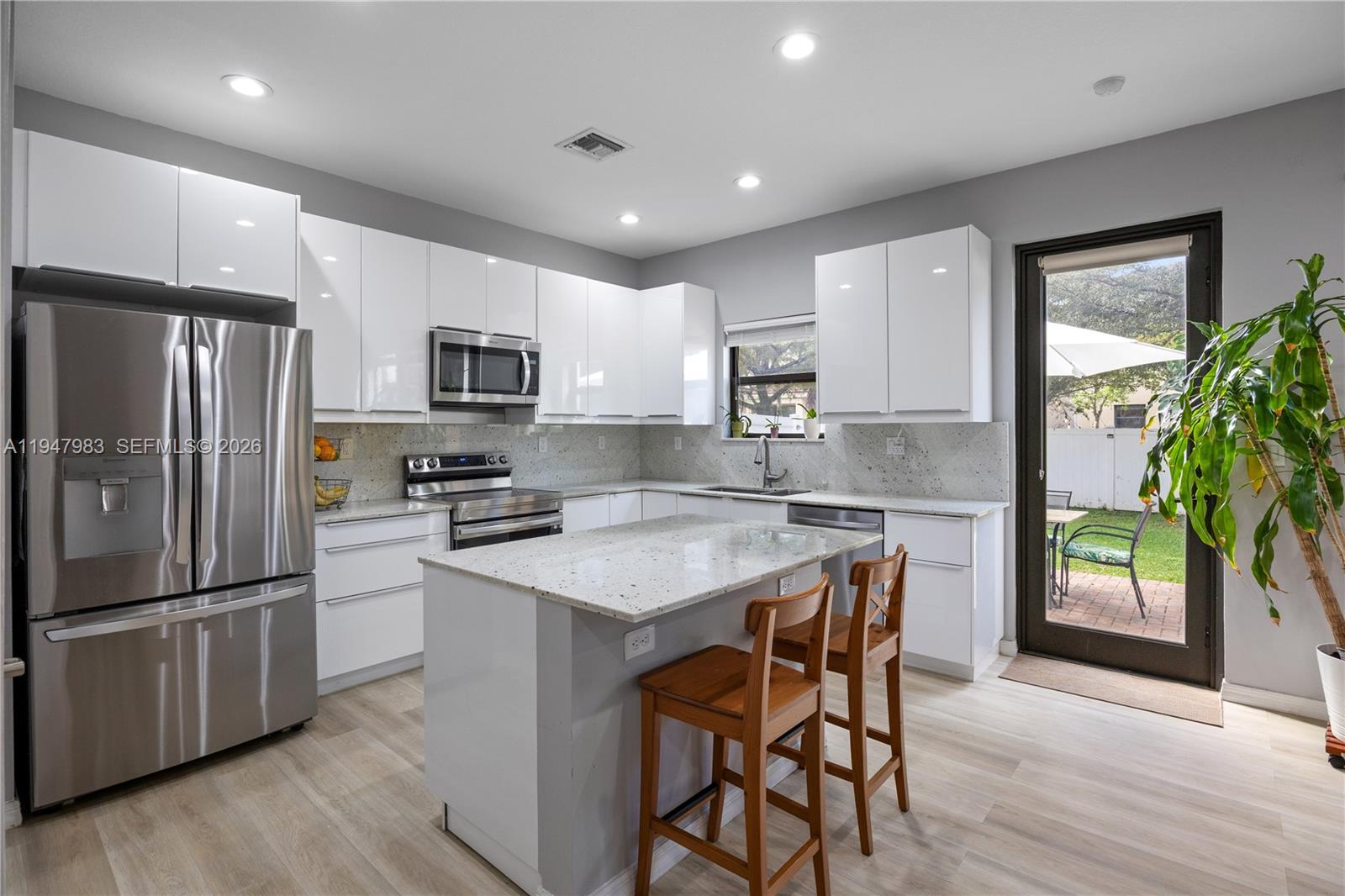 CHAMPION LAKES - Residential