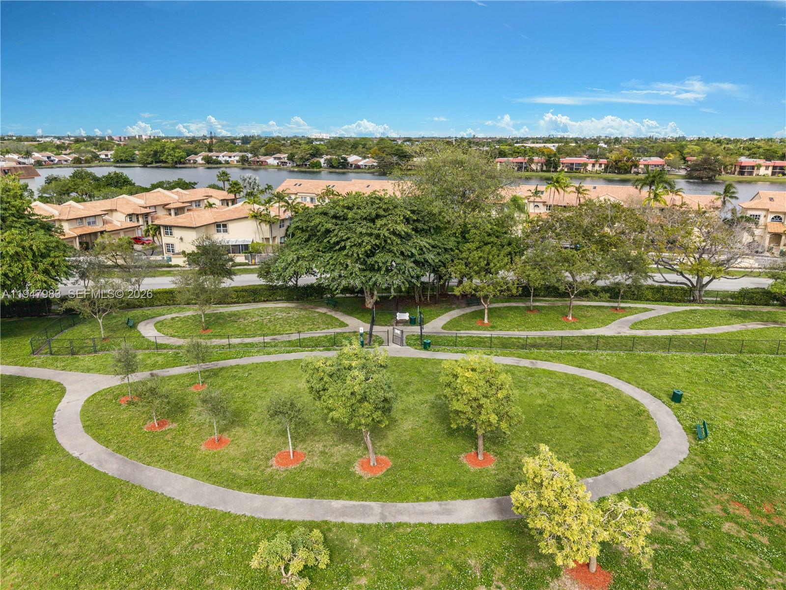 CHAMPION LAKES - Residential