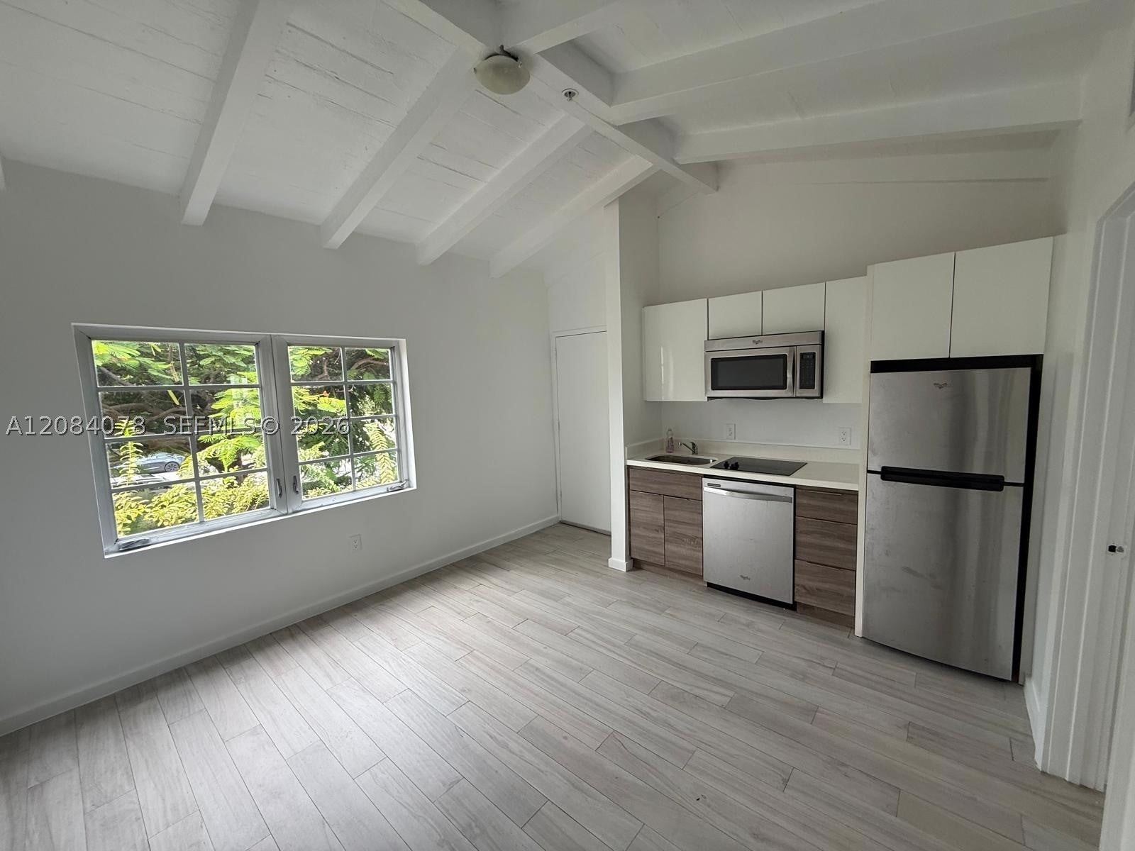 1450 Meridian Ave 202
