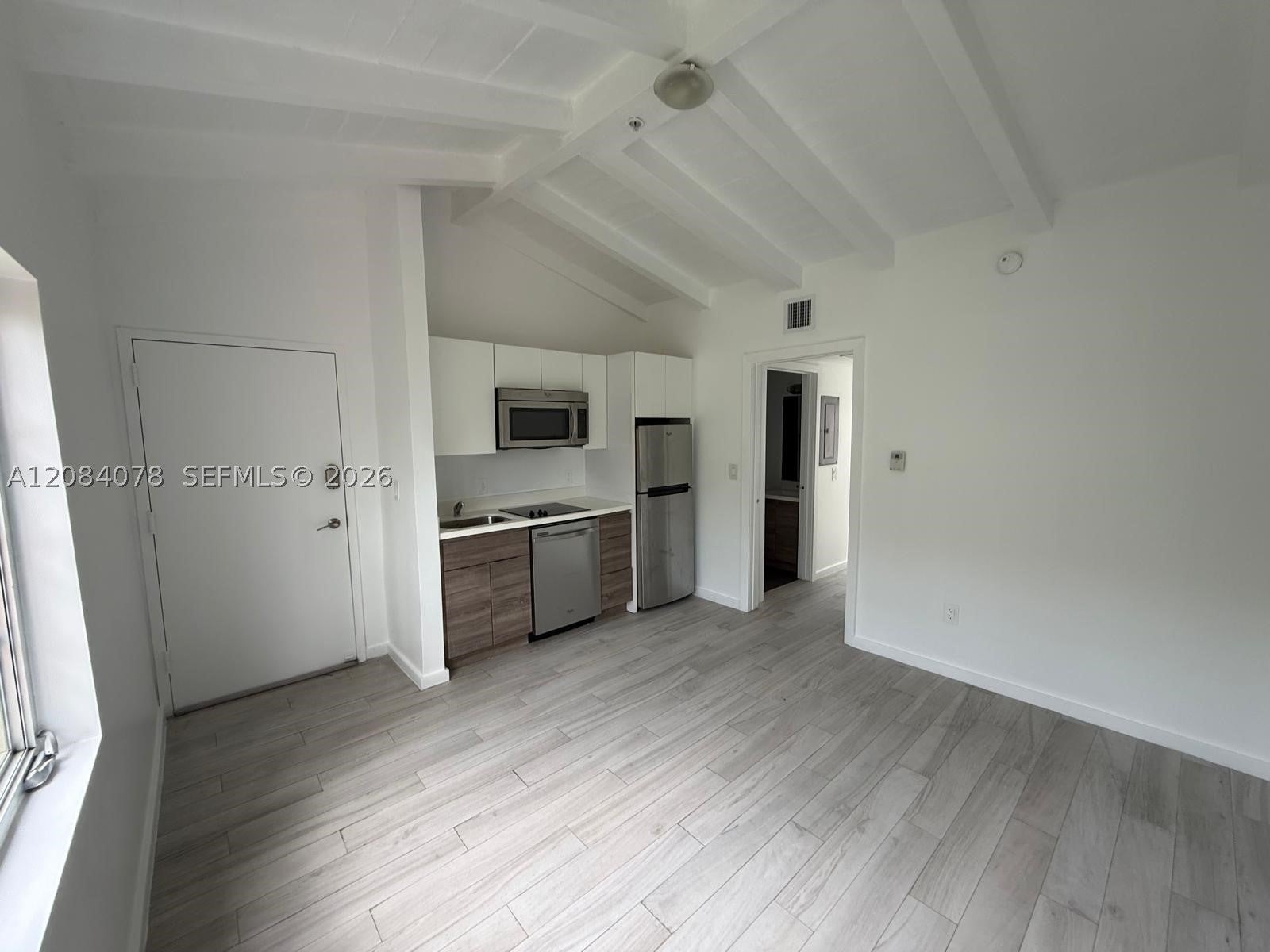 1450 Meridian Ave 202