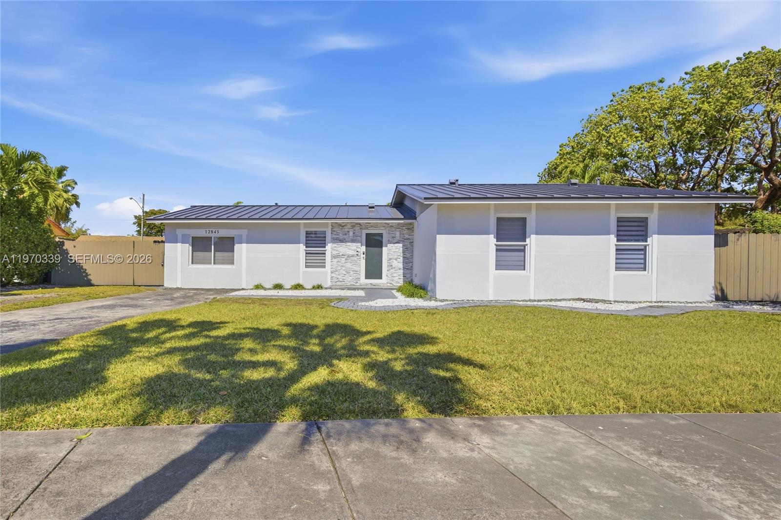 WINSTON PARK UNIT THREE - Residential