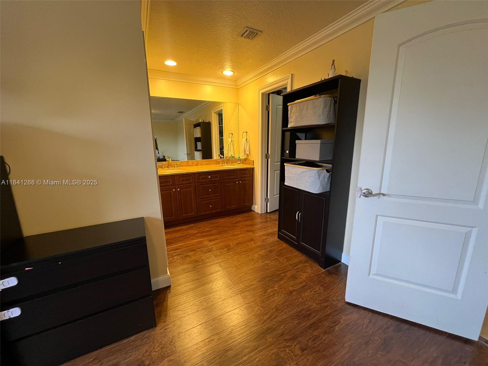 FAIRWAY COVE - Residential Lease