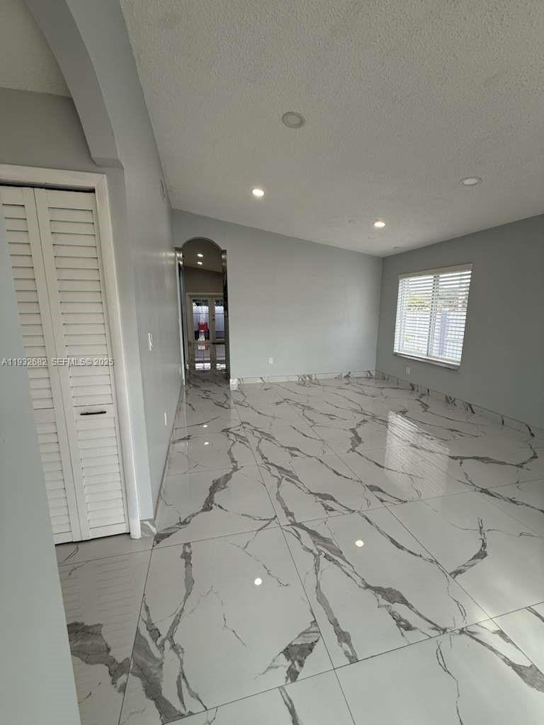 BERKSHIRE SUB 1ST ADDN - Residential Lease