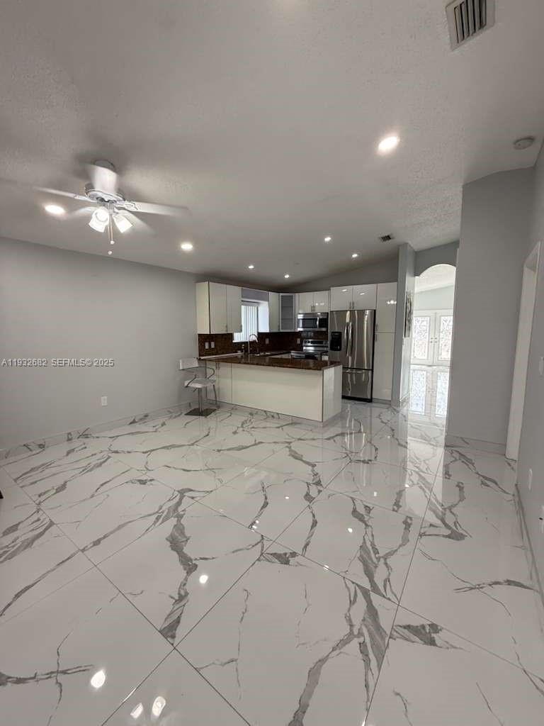 BERKSHIRE SUB 1ST ADDN - Residential Lease