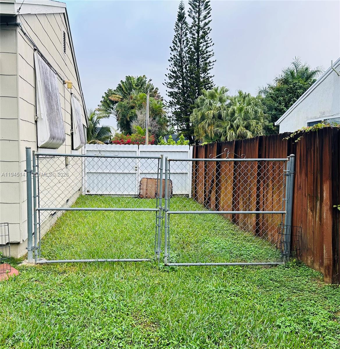 HOWMAR PARK 1ST ADDN - Residential