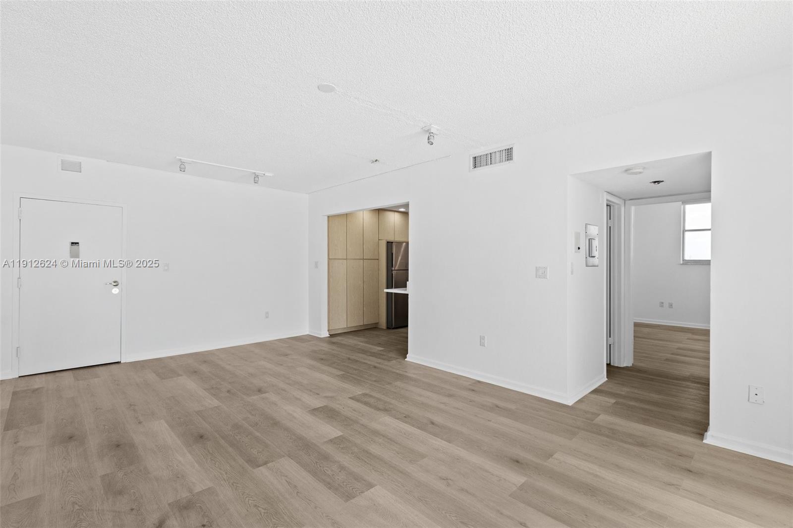 STANTON HOUSE CONDO - Residential Lease